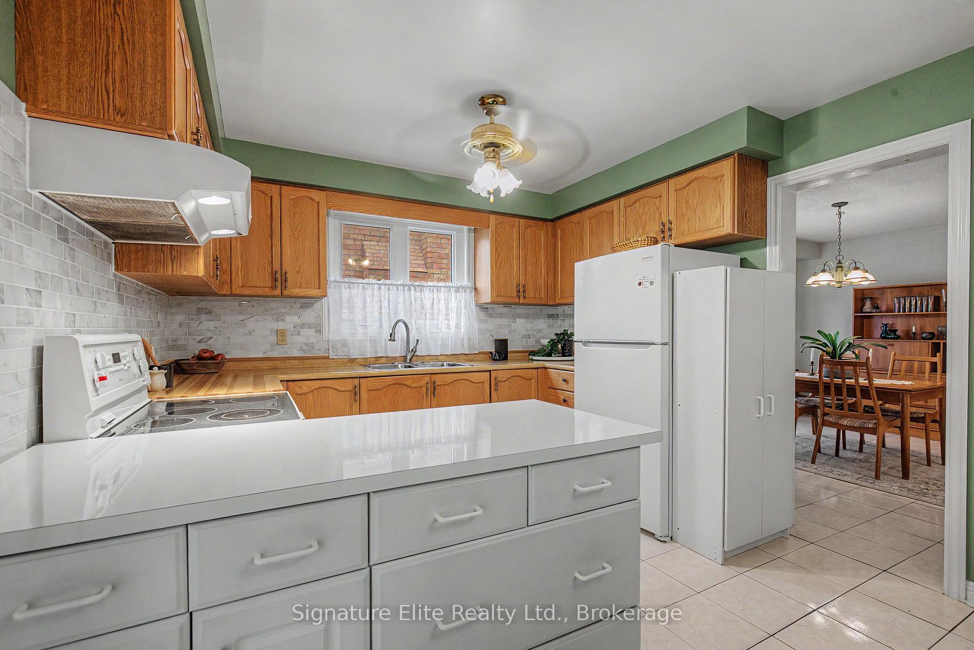 Photo 9 of 33 Waller Street, Whitby, Rolling Acres — HOMEH