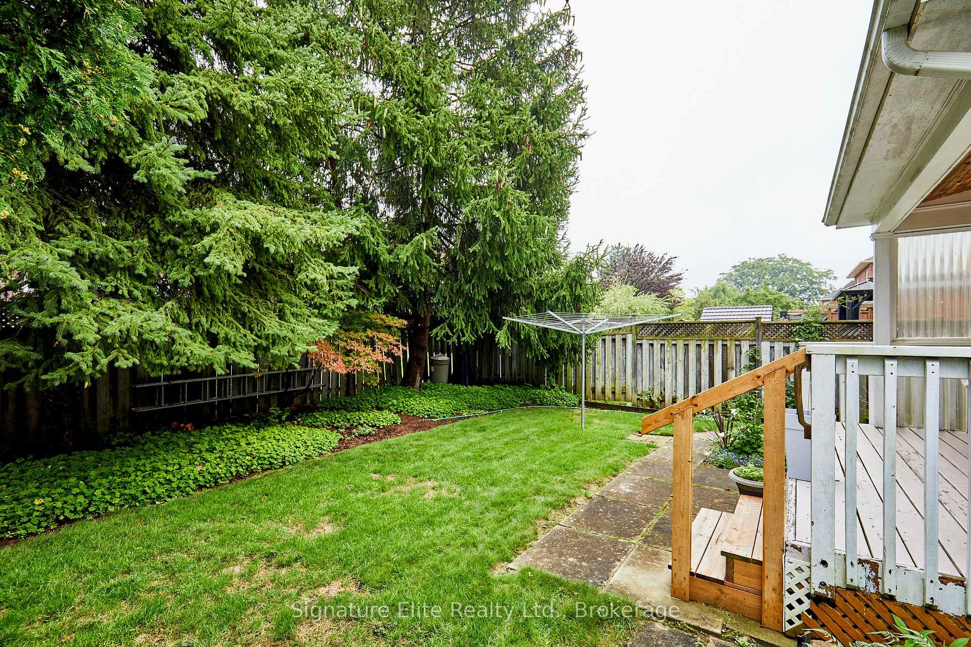Photo 15 of 33 Waller Street, Whitby, Rolling Acres — HOMEH