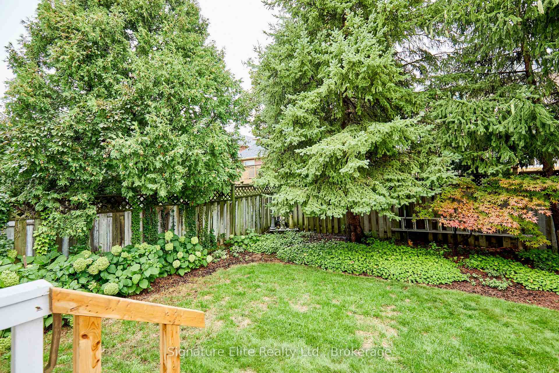Photo 16 of 33 Waller Street, Whitby, Rolling Acres — HOMEH