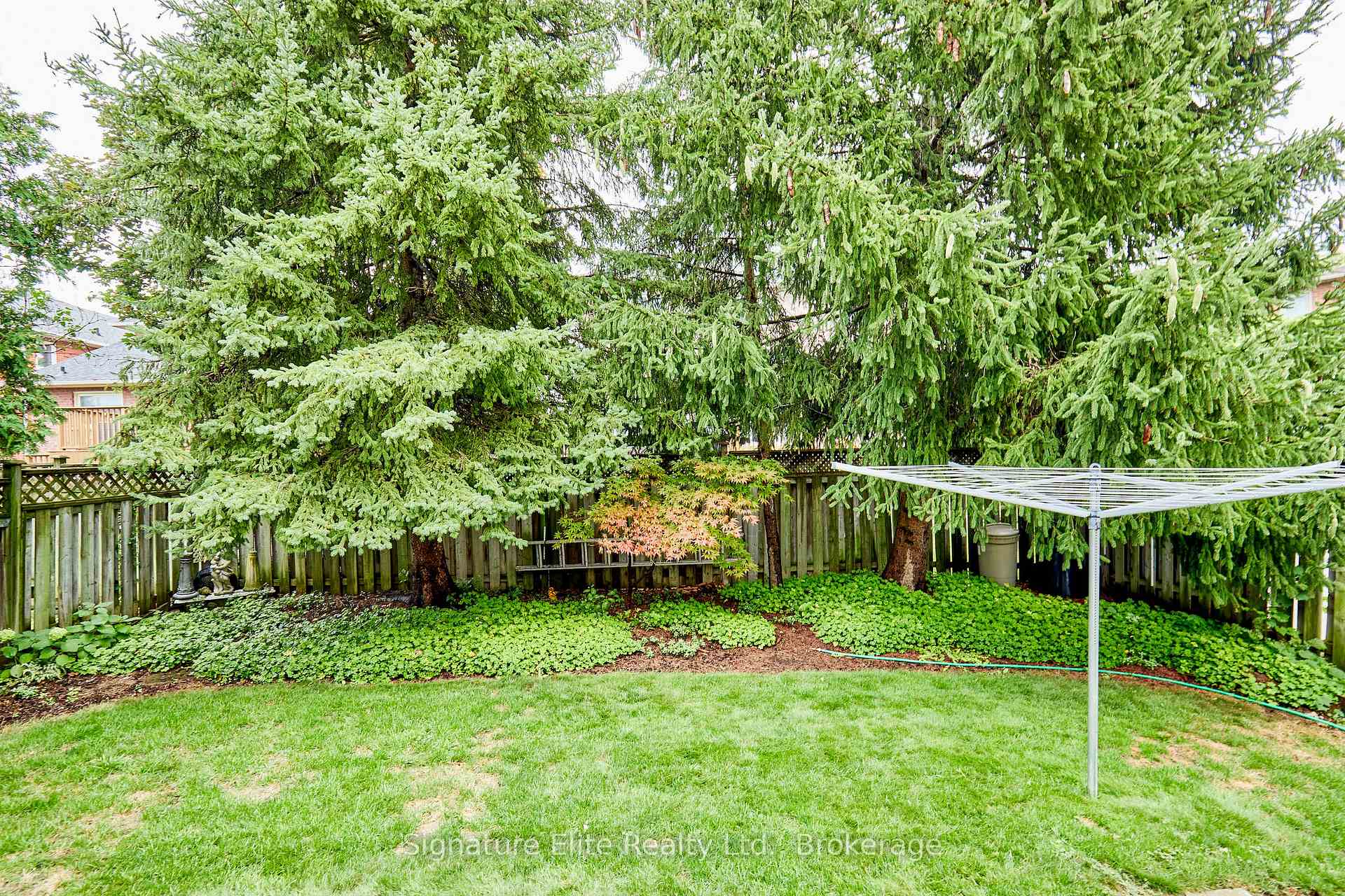 Photo 17 of 33 Waller Street, Whitby, Rolling Acres — HOMEH