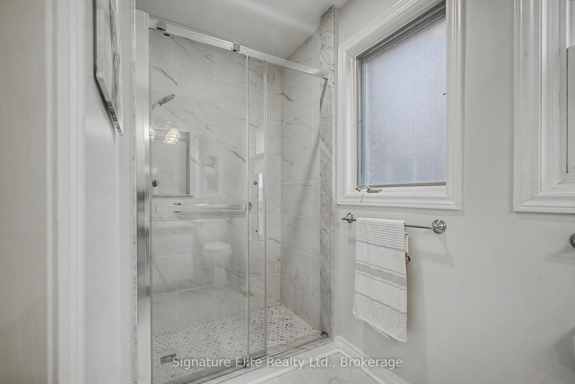 Photo 24 of 33 Waller Street, Whitby, Rolling Acres — HOMEH