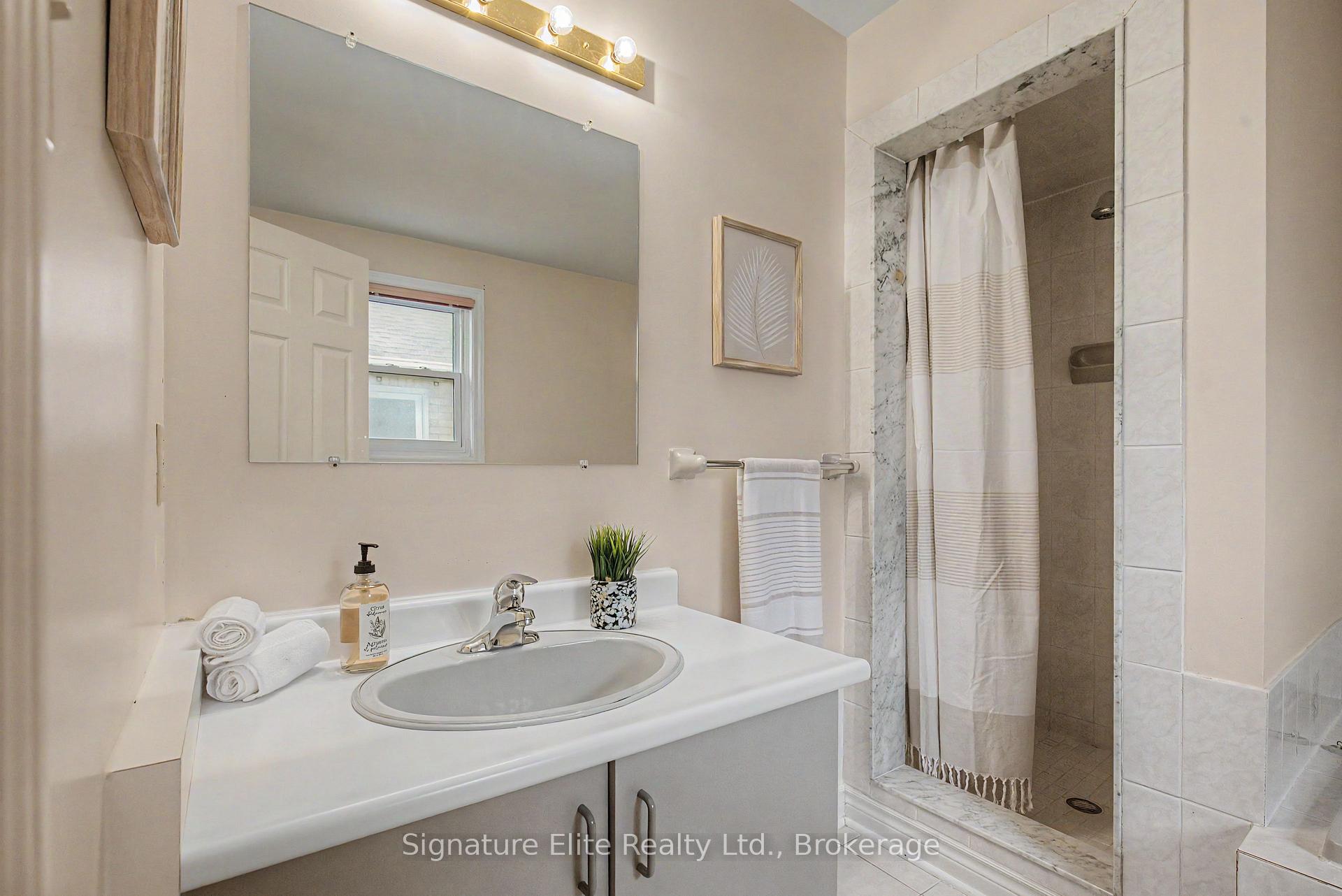 Photo 32 of 33 Waller Street, Whitby, Rolling Acres — HOMEH