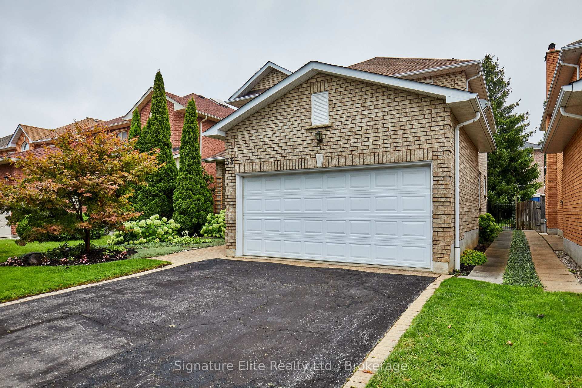 Photo 41 of 33 Waller Street, Whitby, Rolling Acres — HOMEH