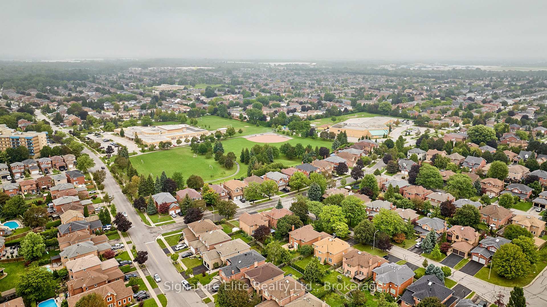 Photo 48 of 33 Waller Street, Whitby, Rolling Acres — HOMEH