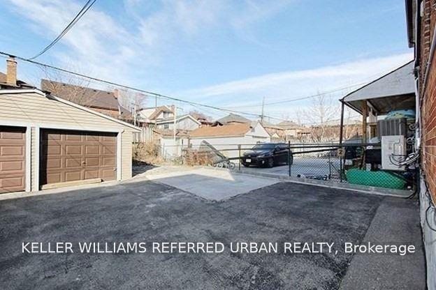Photo 6 of Unit Main, 2286 Dufferin Street, Toronto, Caledonia-Fairbank — HOMEH