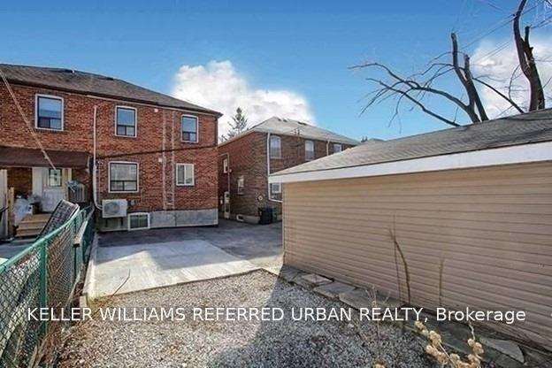 Photo 7 of Unit Main, 2286 Dufferin Street, Toronto, Caledonia-Fairbank — HOMEH
