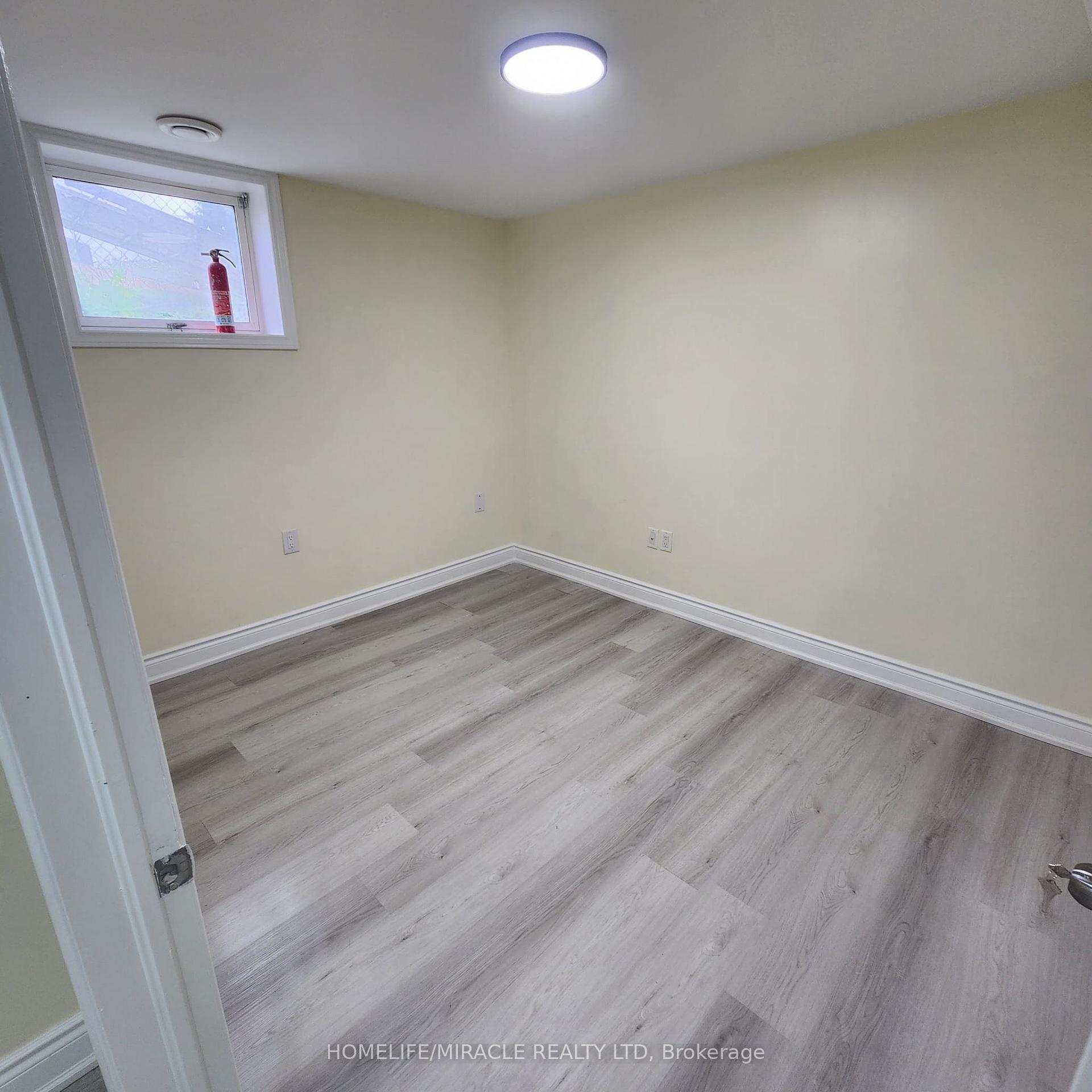 Photo 4 of 491 Salisbury Street, London, East C — HOMEH