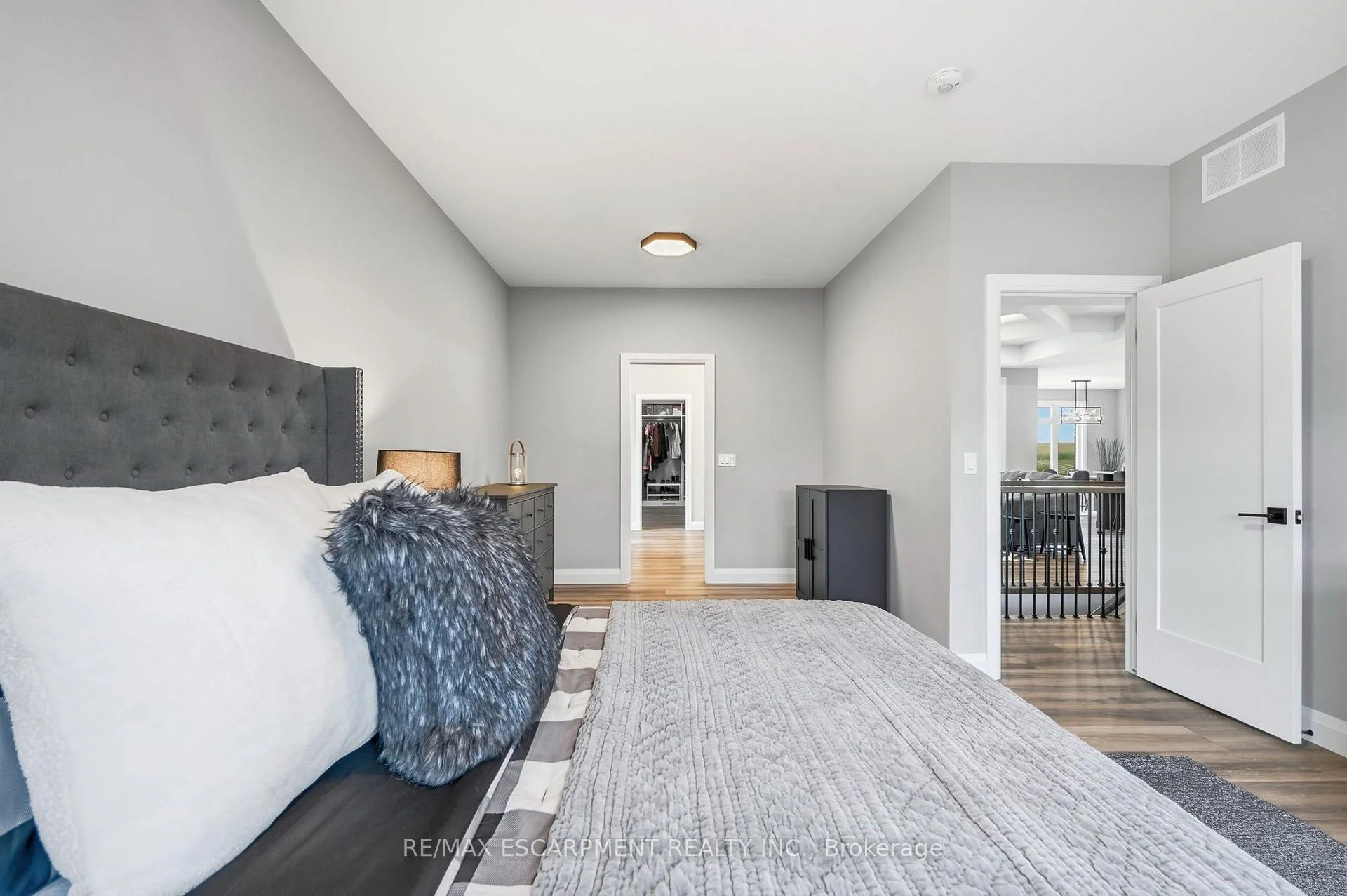 Photo 31 of 14 Hudson Drive, Brantford, Oakhill Dr — HOMEH