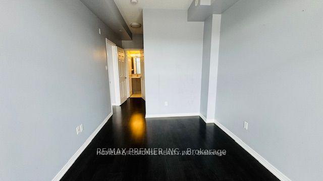 Photo 13 of Unit 313, 54 Sky Harbour Drive, Brampton, Bram West — HOMEH