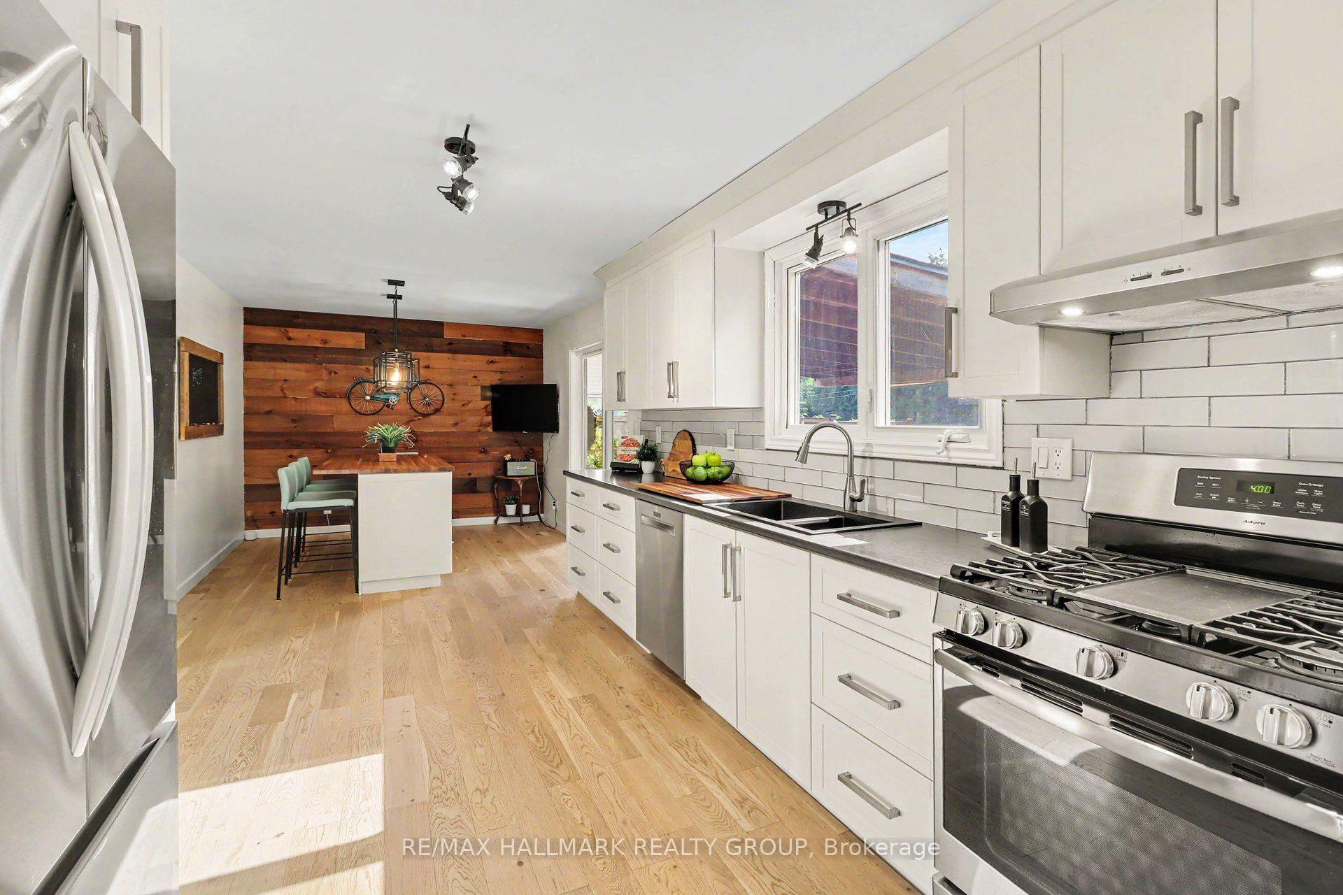 Photo 18 of 60 Woodburn Drive, Ottawa, Blackburn Hamlet — HOMEH