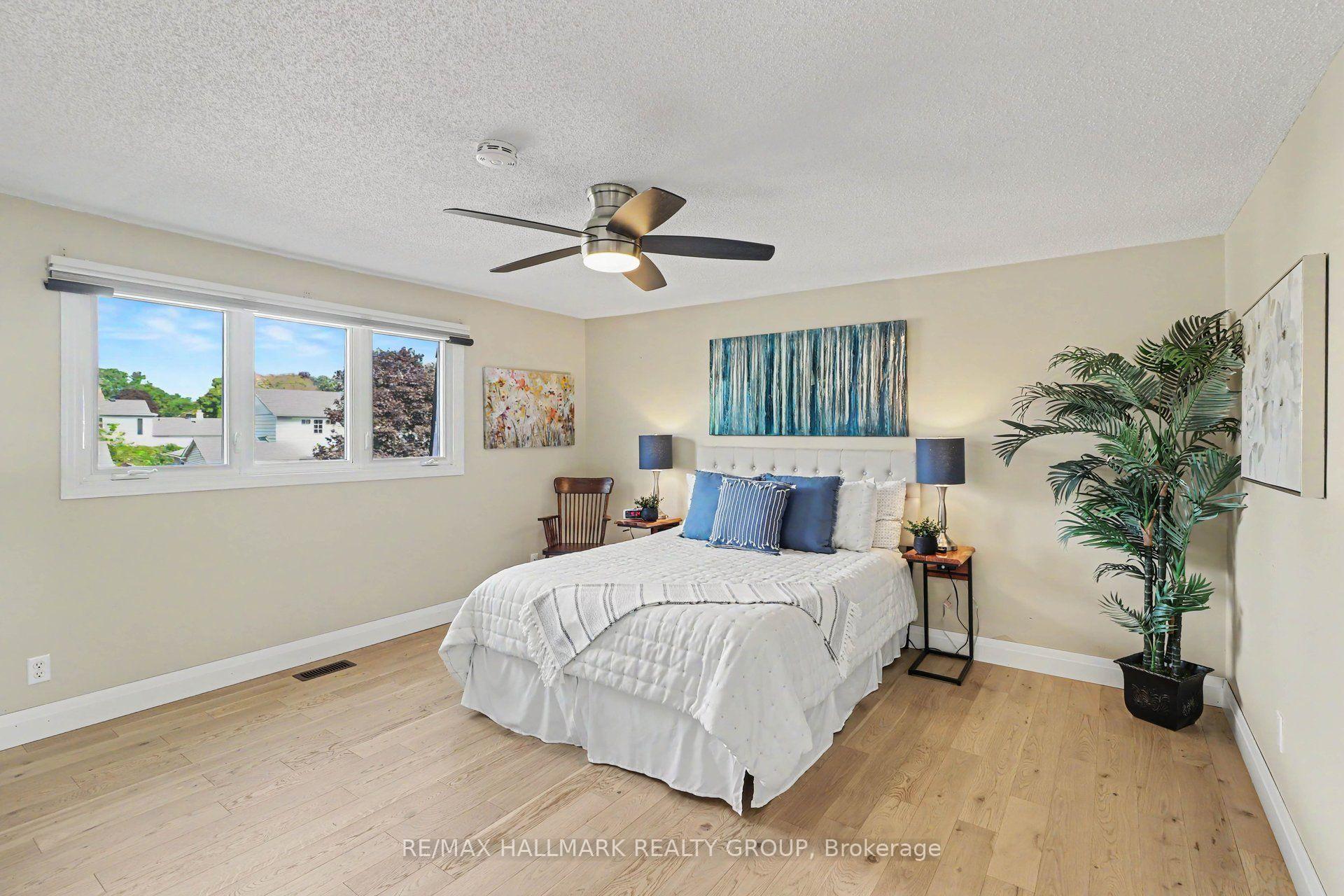 Photo 23 of 60 Woodburn Drive, Ottawa, Blackburn Hamlet — HOMEH