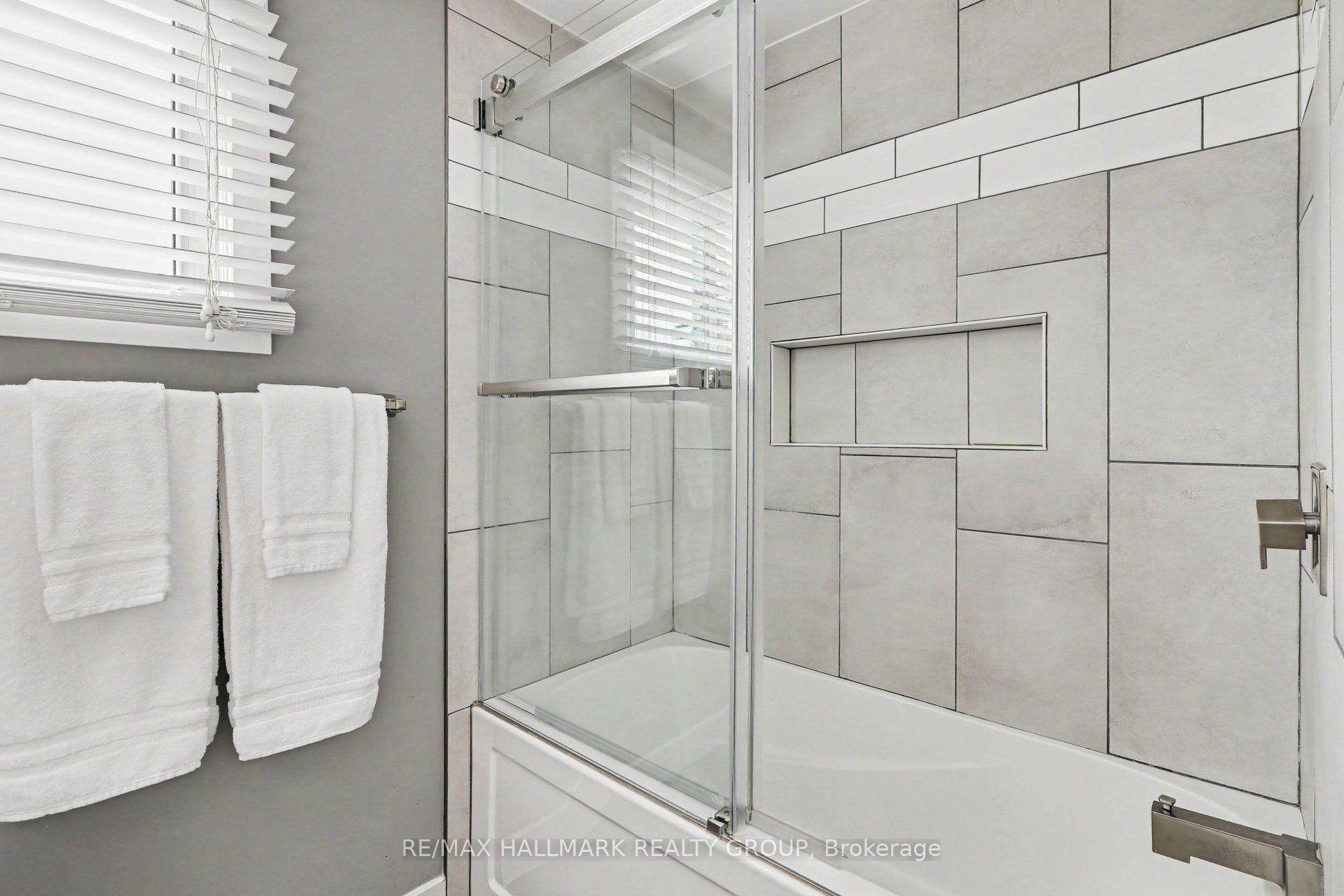 Photo 31 of 60 Woodburn Drive, Ottawa, Blackburn Hamlet — HOMEH