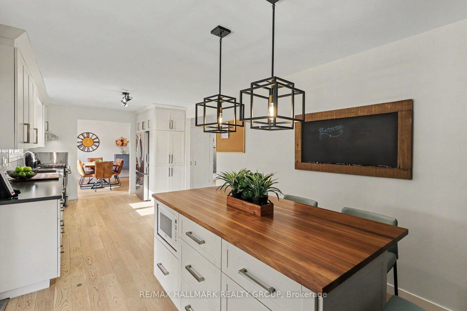 Photo 17 of 60 Woodburn Drive, Ottawa, Blackburn Hamlet — HOMEH