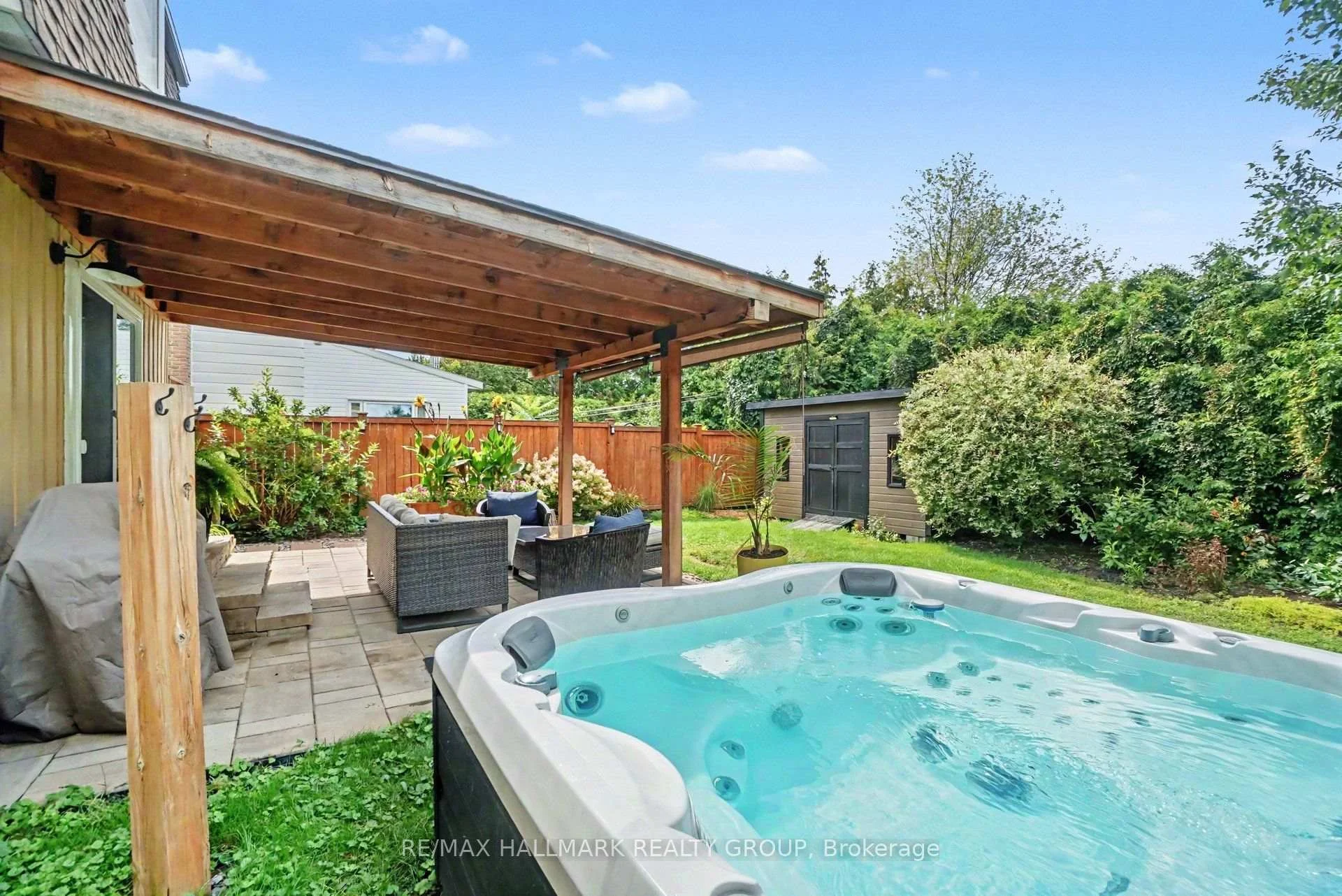 Photo 36 of 60 Woodburn Drive, Ottawa, Blackburn Hamlet — HOMEH