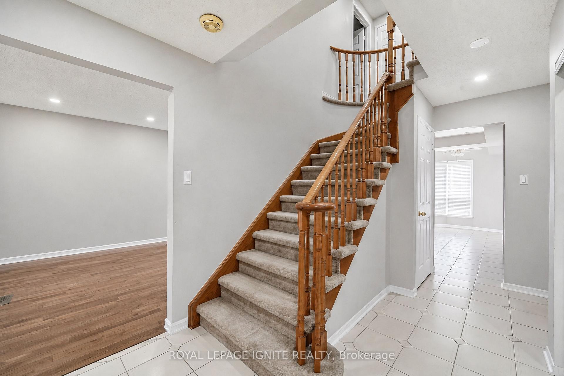 Photo 7 of 21 Halfmoon Square, Scarborough, Highland Creek — HOMEH