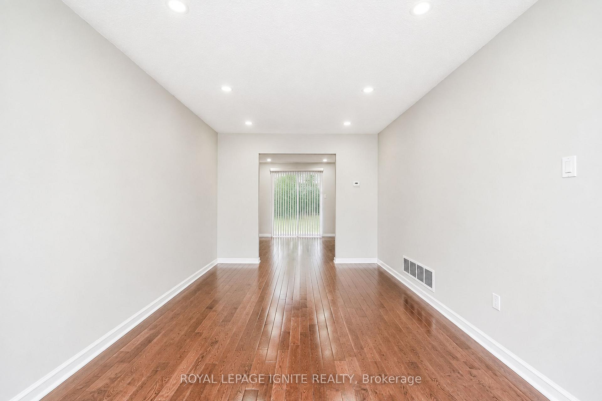 Photo 8 of 21 Halfmoon Square, Scarborough, Highland Creek — HOMEH