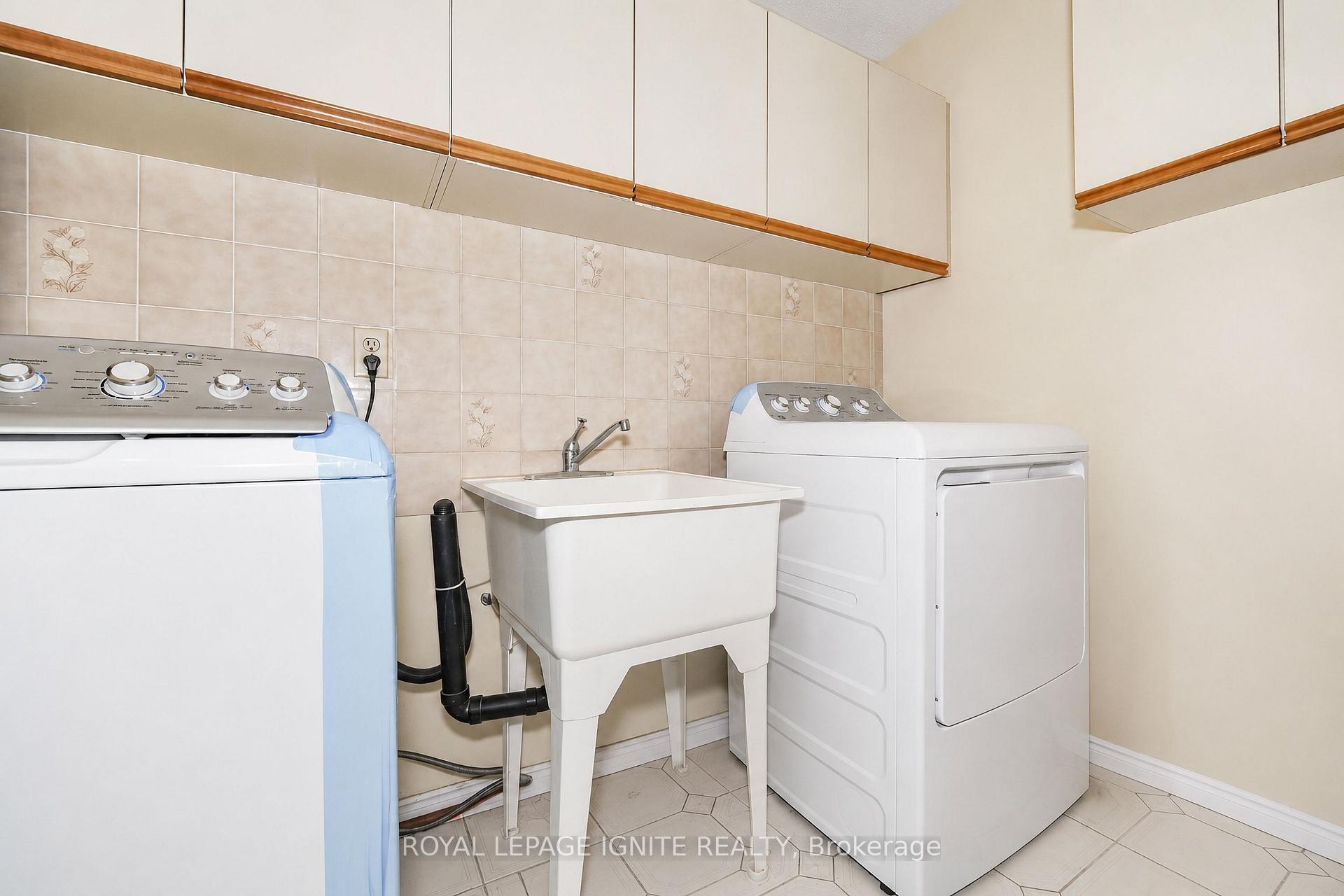 Photo 15 of 21 Halfmoon Square, Scarborough, Highland Creek — HOMEH