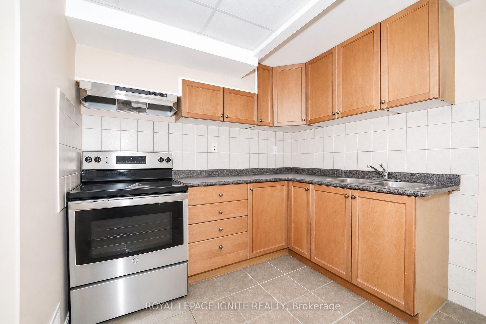 Photo 19 of 21 Halfmoon Square, Scarborough, Highland Creek — HOMEH