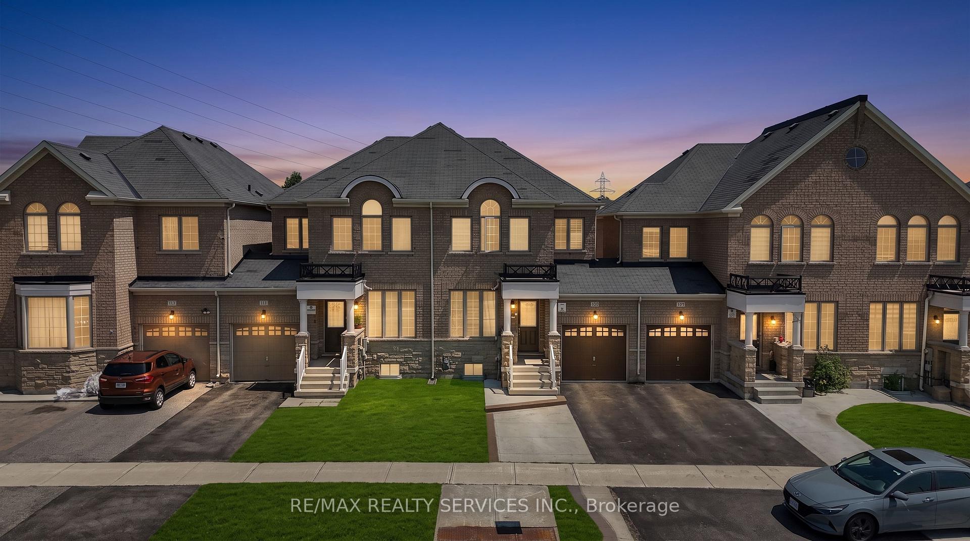 Front of 109 Bonnie Braes Drive N