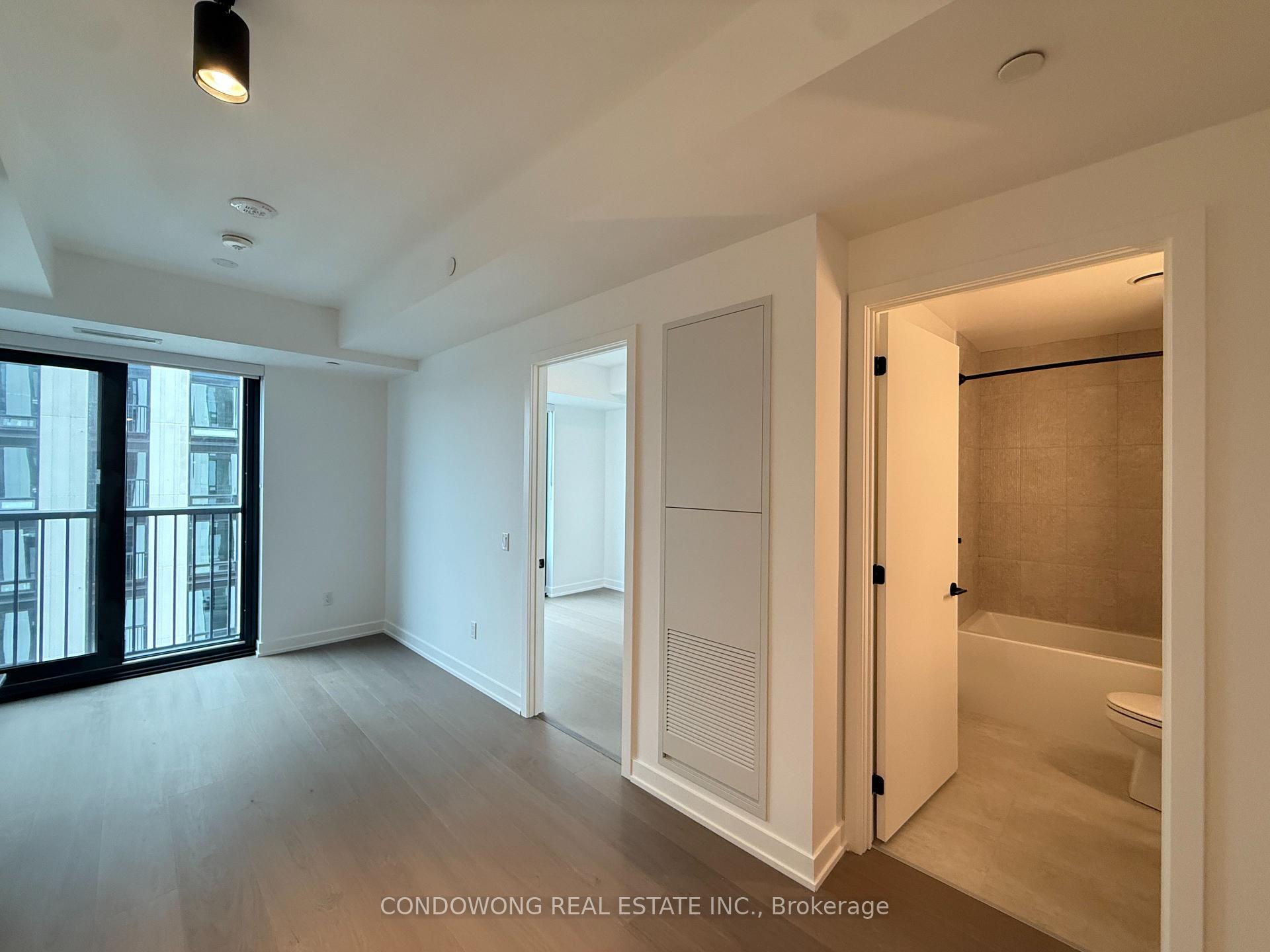 Photo 3 of Unit 2009, 91 Montclair Avenue, Toronto, Forest Hill South — HOMEH