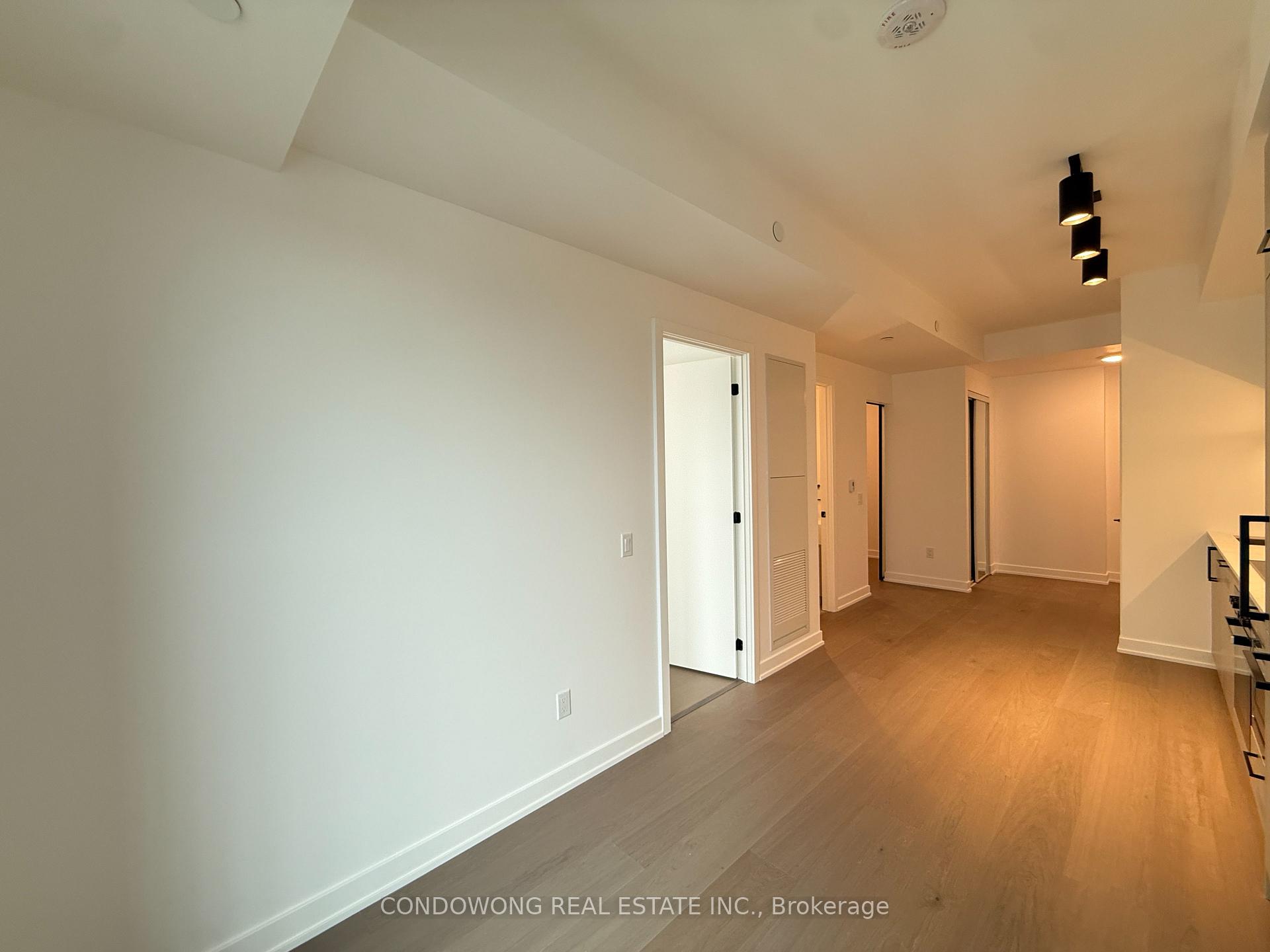 Photo 6 of Unit 2009, 91 Montclair Avenue, Toronto, Forest Hill South — HOMEH
