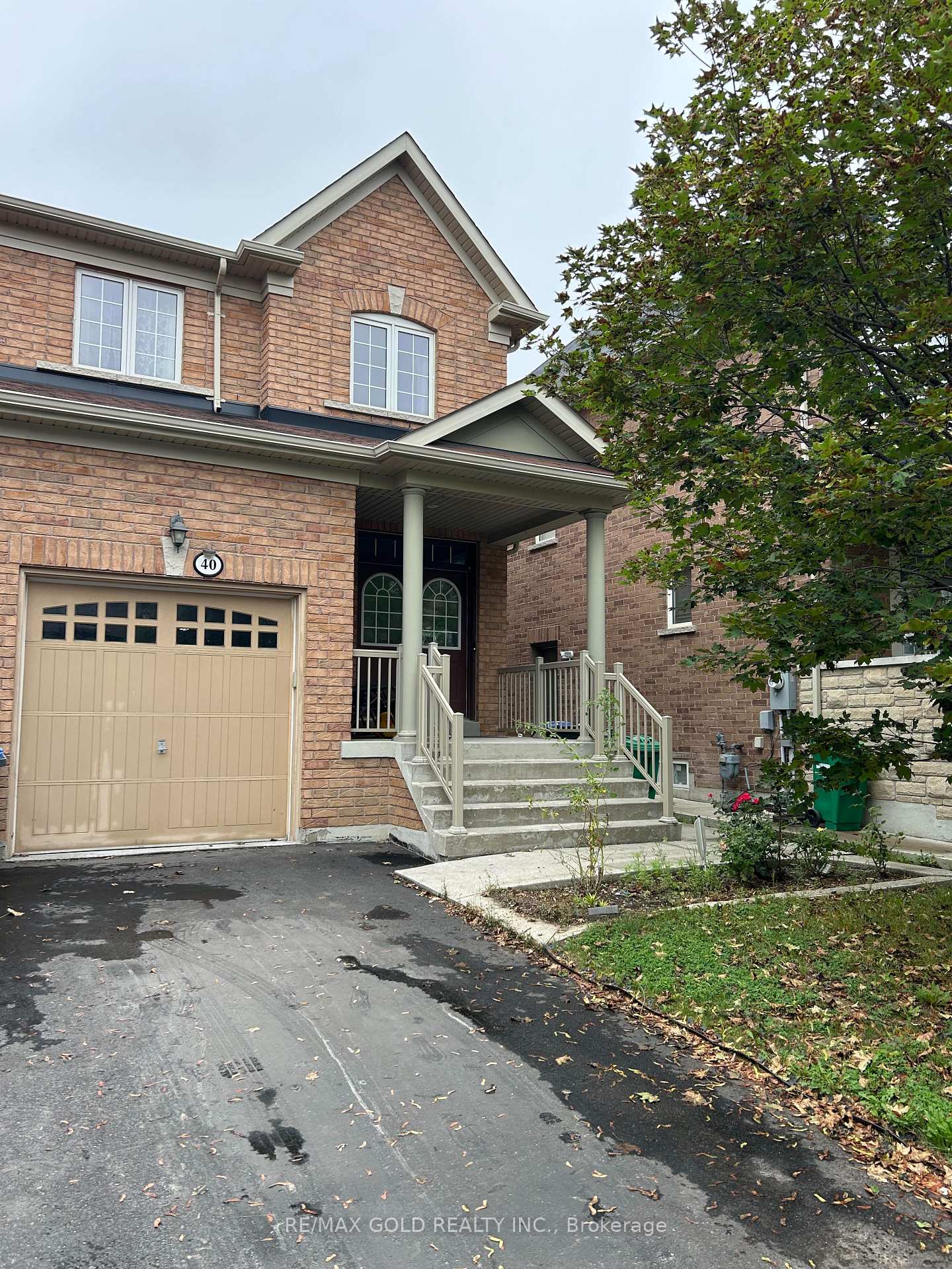Photo 1 of 40 Loftsmoor Drive, Brampton, Sandringham-Wellington — HOMEH