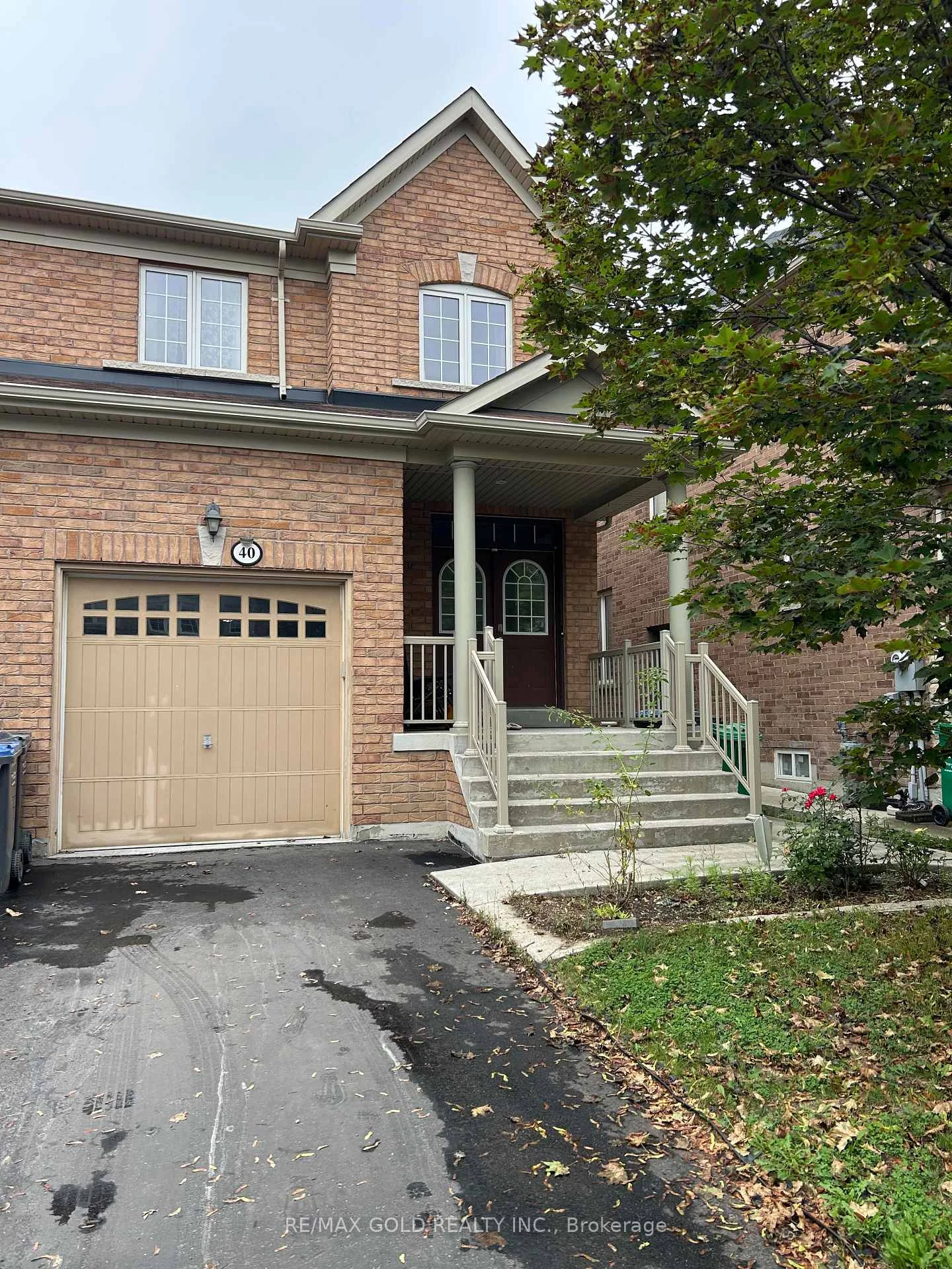 Photo 4 of 40 Loftsmoor Drive, Brampton, Sandringham-Wellington — HOMEH