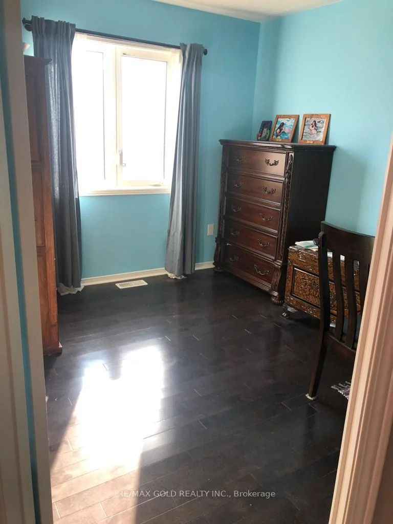 Photo 7 of 40 Loftsmoor Drive, Brampton, Sandringham-Wellington — HOMEH
