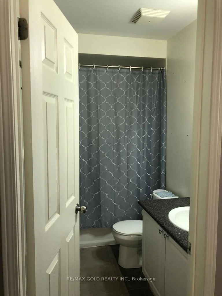 Photo 11 of 40 Loftsmoor Drive, Brampton, Sandringham-Wellington — HOMEH