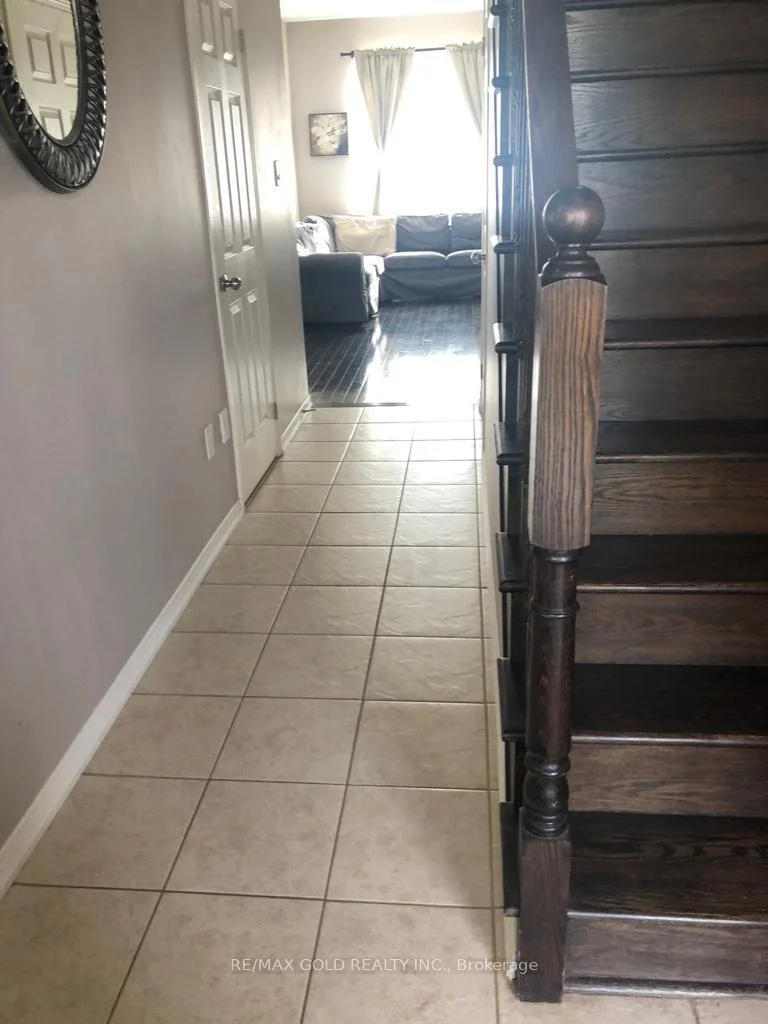 Photo 22 of 40 Loftsmoor Drive, Brampton, Sandringham-Wellington — HOMEH