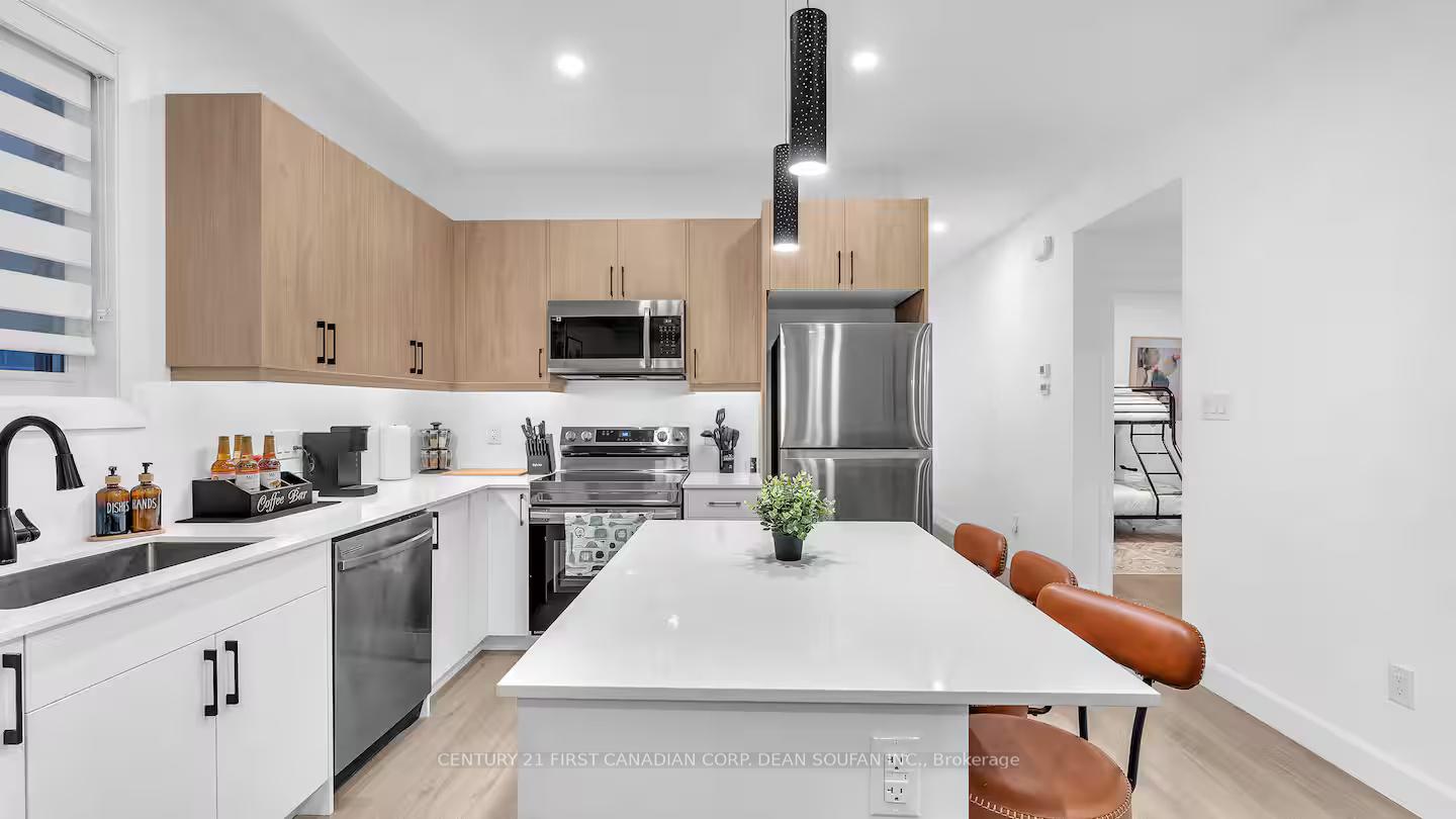 Photo 8 of 3857 Petalpath Way, London, South V — HOMEH