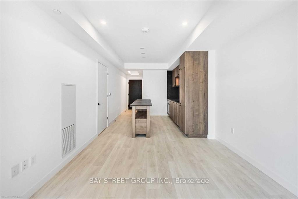 Photo 8 of Unit 804, 505 Richmond Street W, Toronto, Waterfront Communities — HOMEH