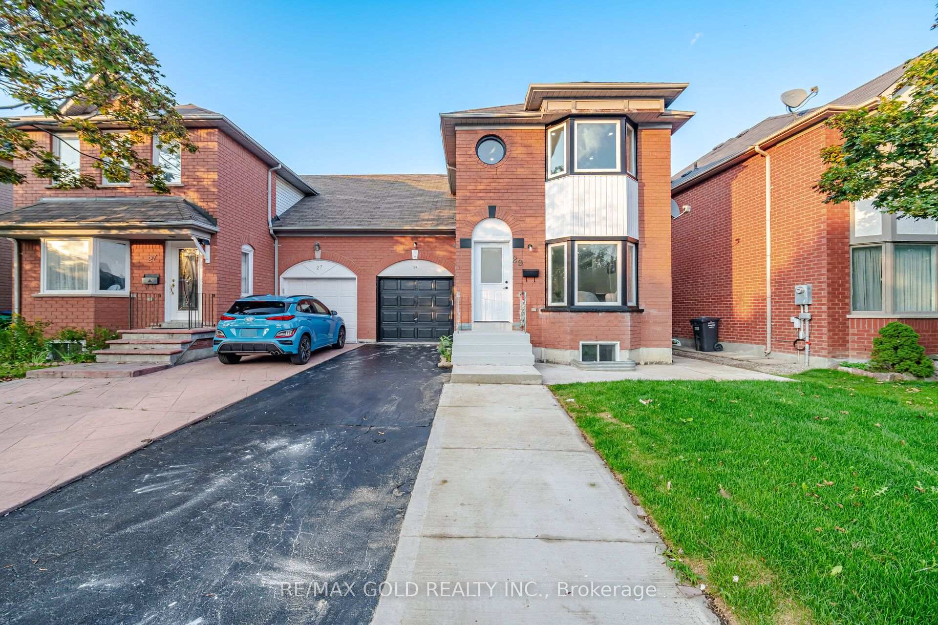 Photo 7 of 29 Fern Valley Crescent, Brampton, Sandringham-Wellington — HOMEH