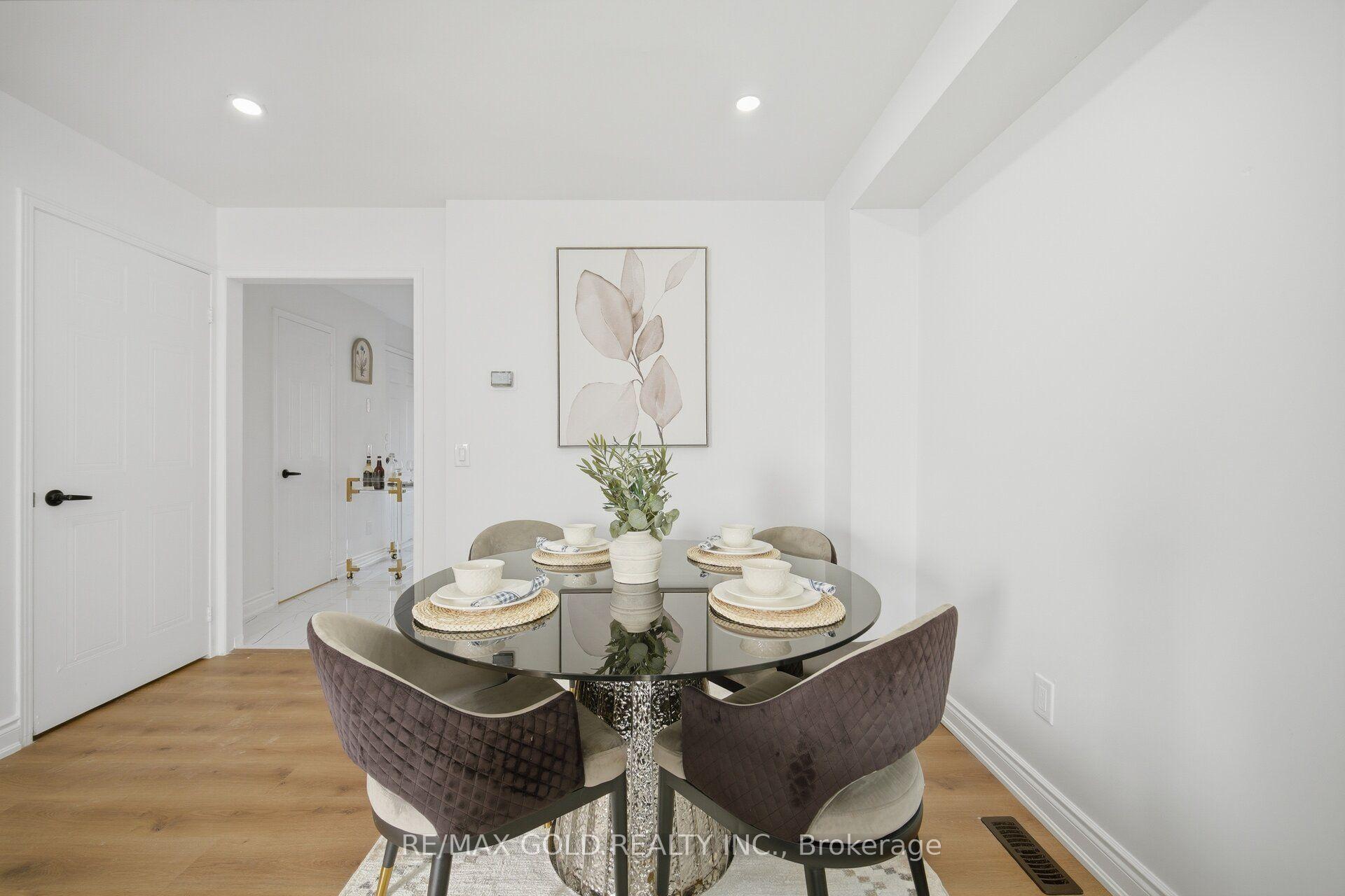 Photo 18 of 29 Fern Valley Crescent, Brampton, Sandringham-Wellington — HOMEH