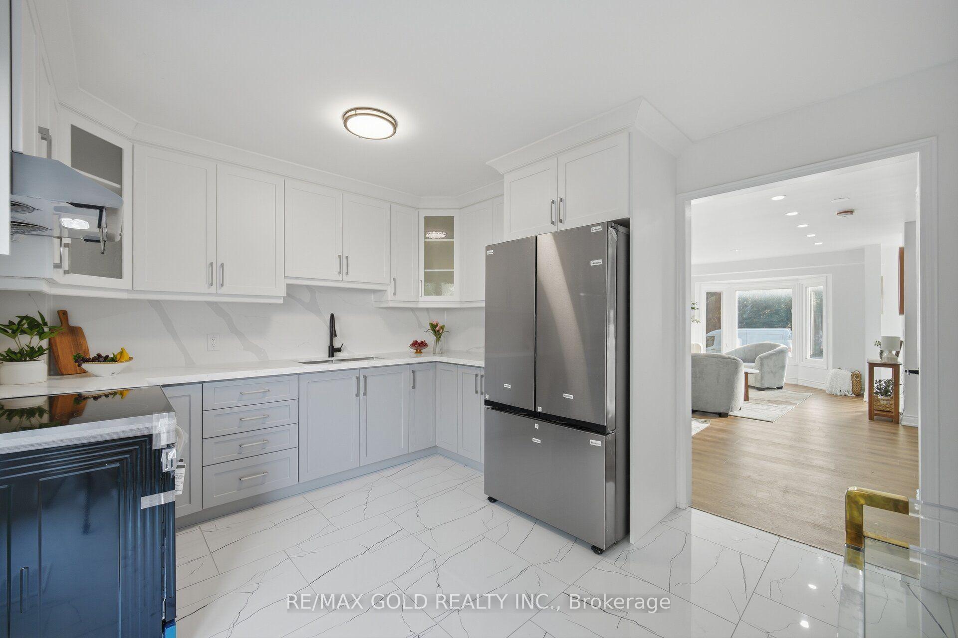 Photo 19 of 29 Fern Valley Crescent, Brampton, Sandringham-Wellington — HOMEH