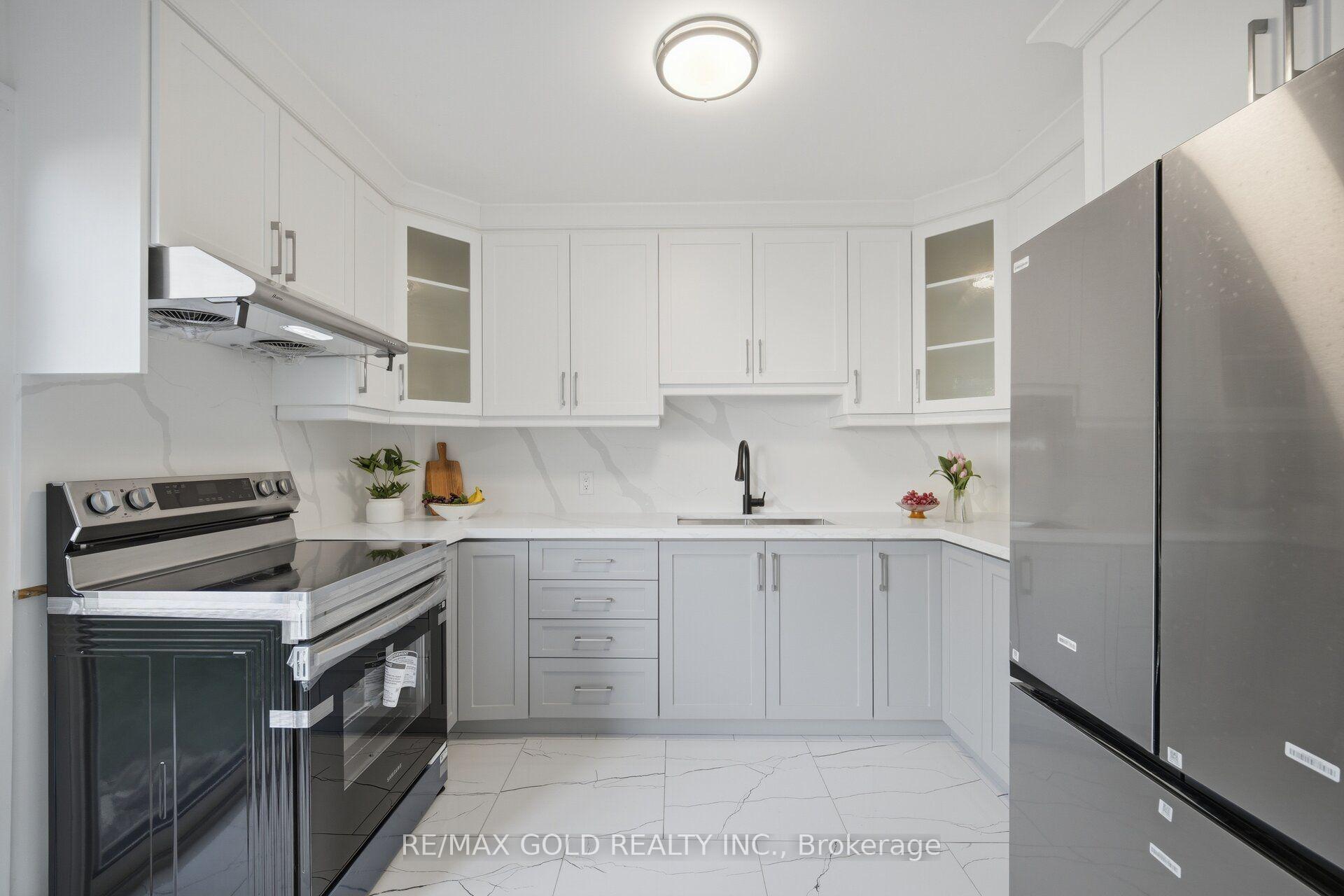 Photo 20 of 29 Fern Valley Crescent, Brampton, Sandringham-Wellington — HOMEH