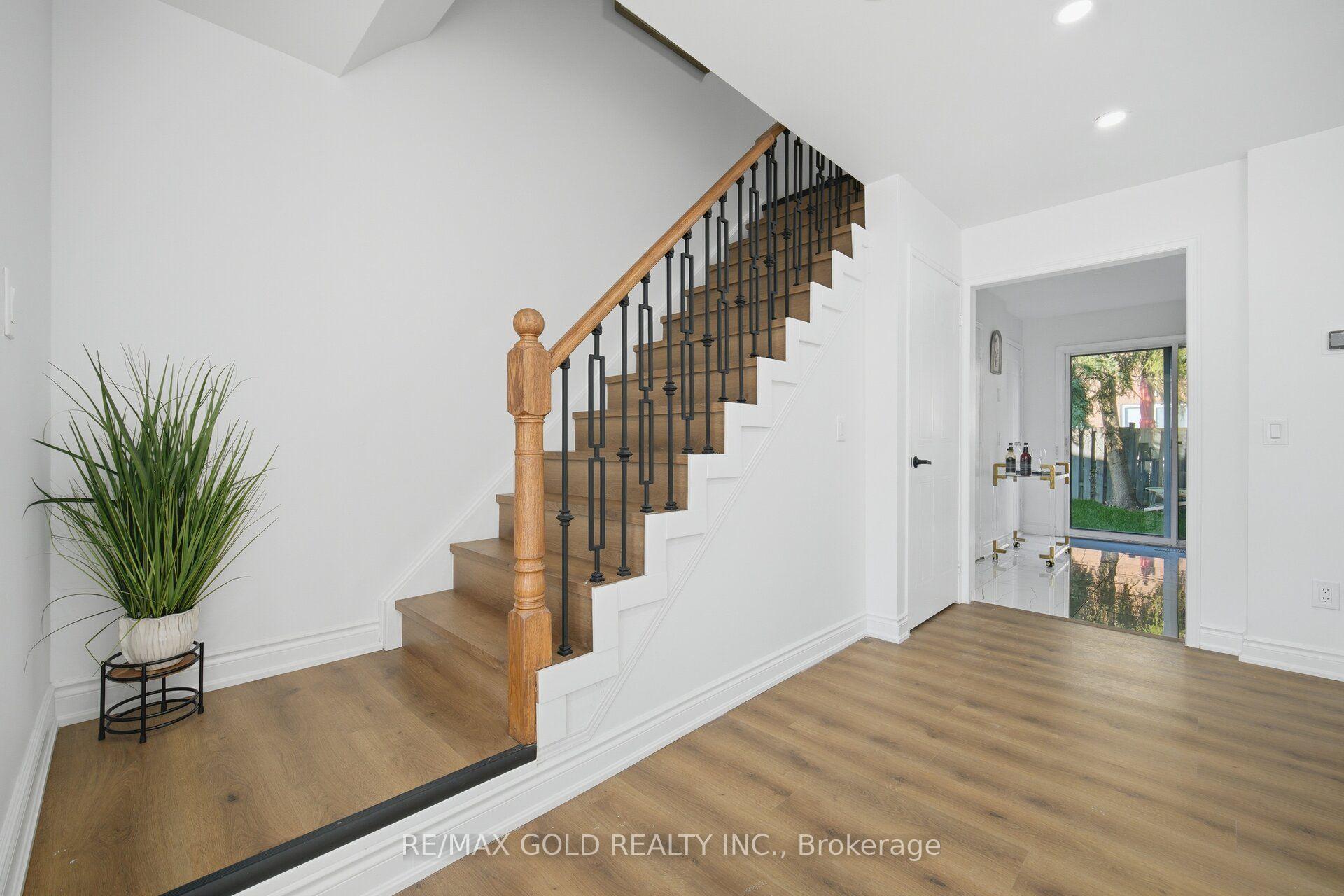 Photo 24 of 29 Fern Valley Crescent, Brampton, Sandringham-Wellington — HOMEH