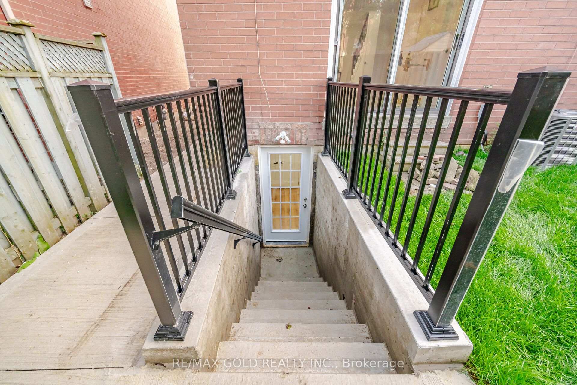 Photo 48 of 29 Fern Valley Crescent, Brampton, Sandringham-Wellington — HOMEH