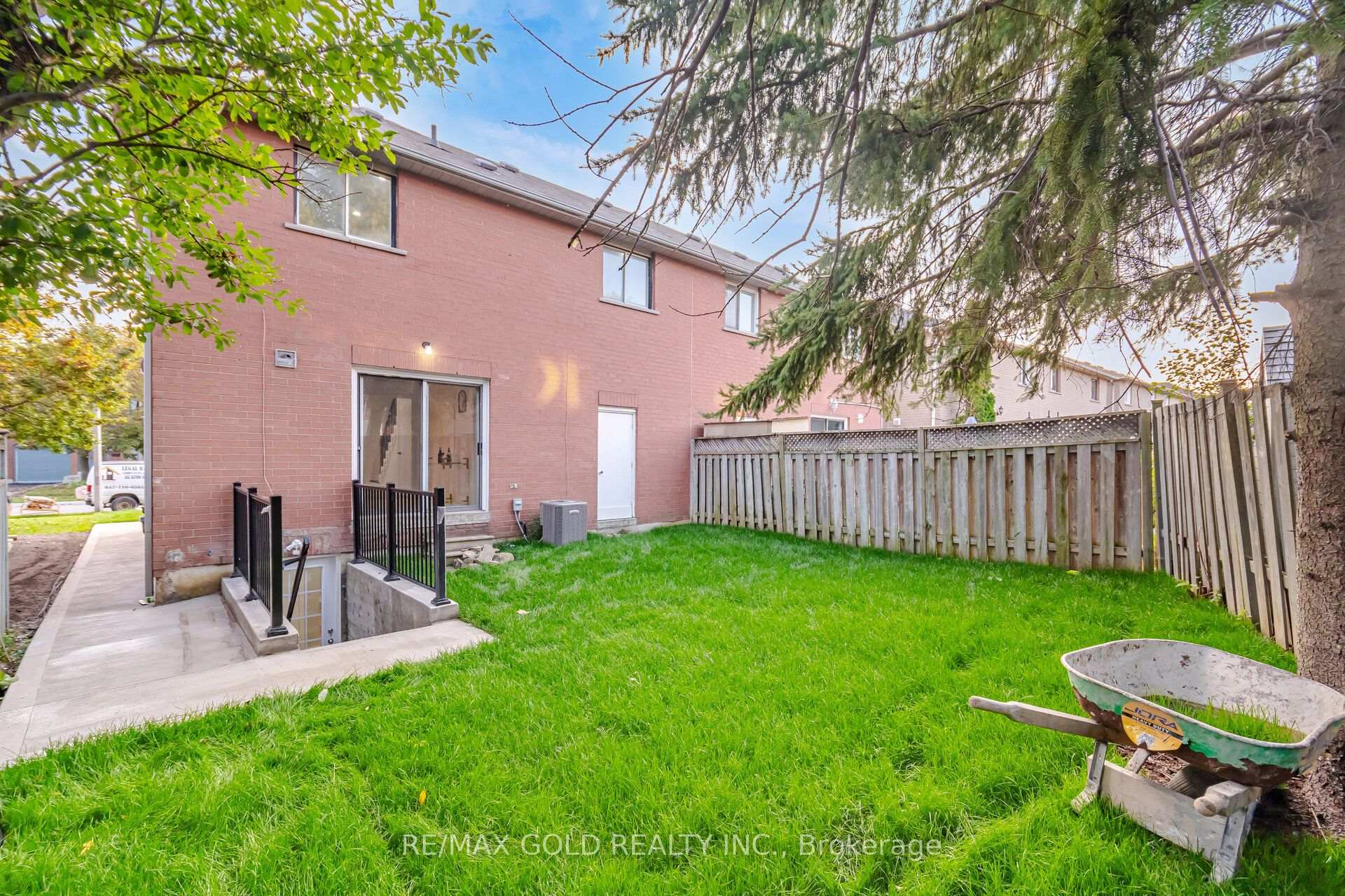 Photo 51 of 29 Fern Valley Crescent, Brampton, Sandringham-Wellington — HOMEH