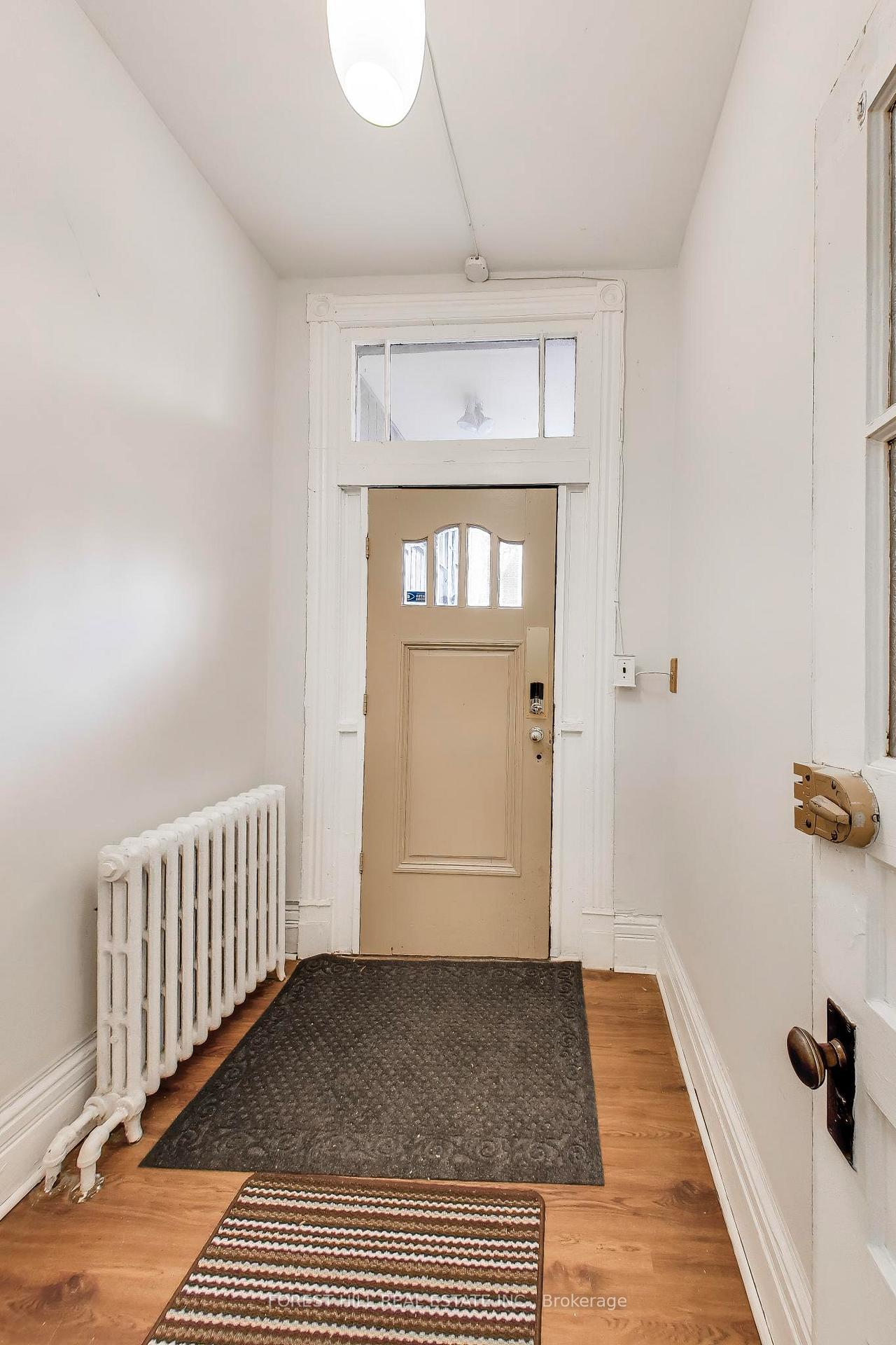 Photo 5 of 30 Robert Street, Toronto, University — HOMEH