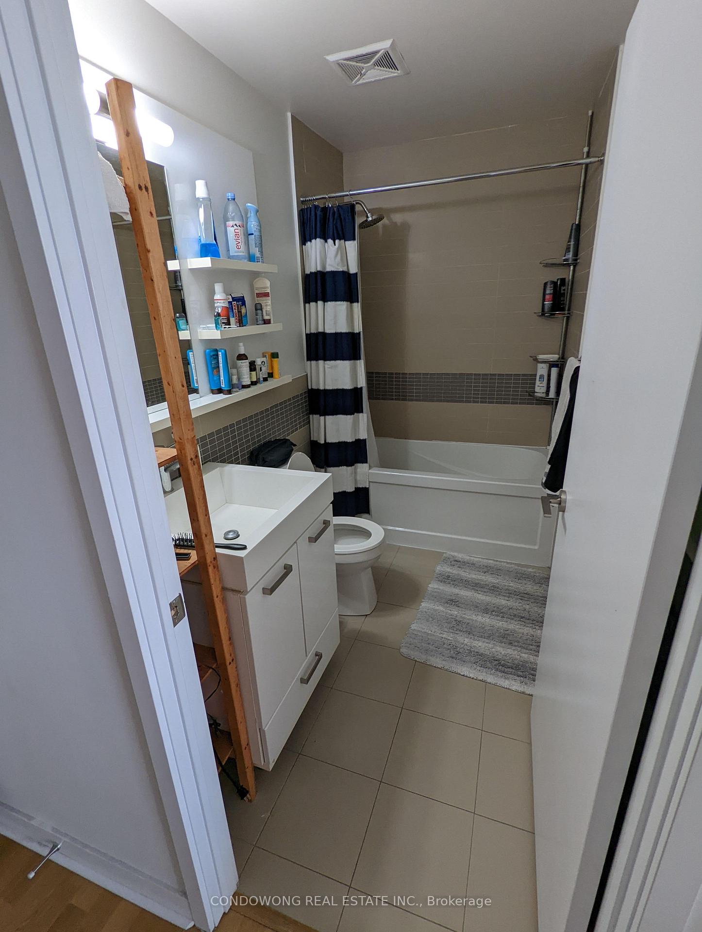 Photo 3 of Unit 2503, 295 Adelaide Street W, Toronto, Waterfront Communities — HOMEH