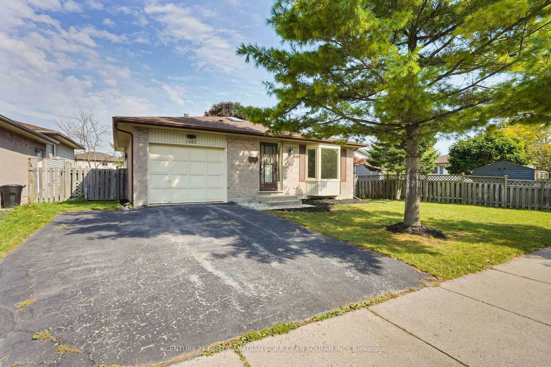 Front of 1463 Jalna Boulevard