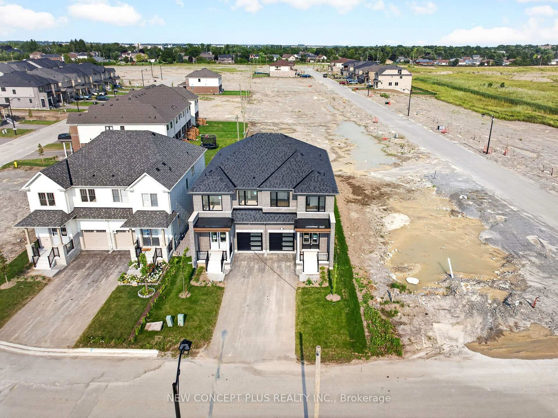 Photo of 155 Sanderson Drive N