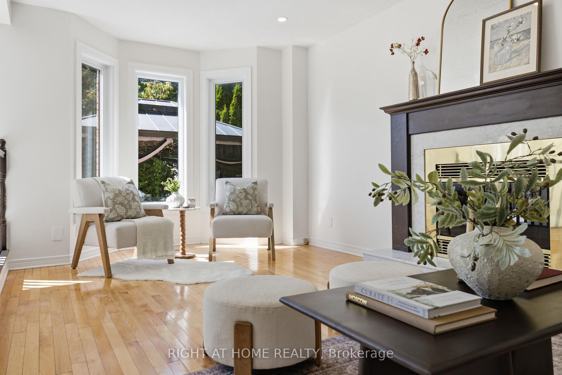 Photo 3 of 34 Cellini Court, Ottawa, Hunt Club Park — HOMEH