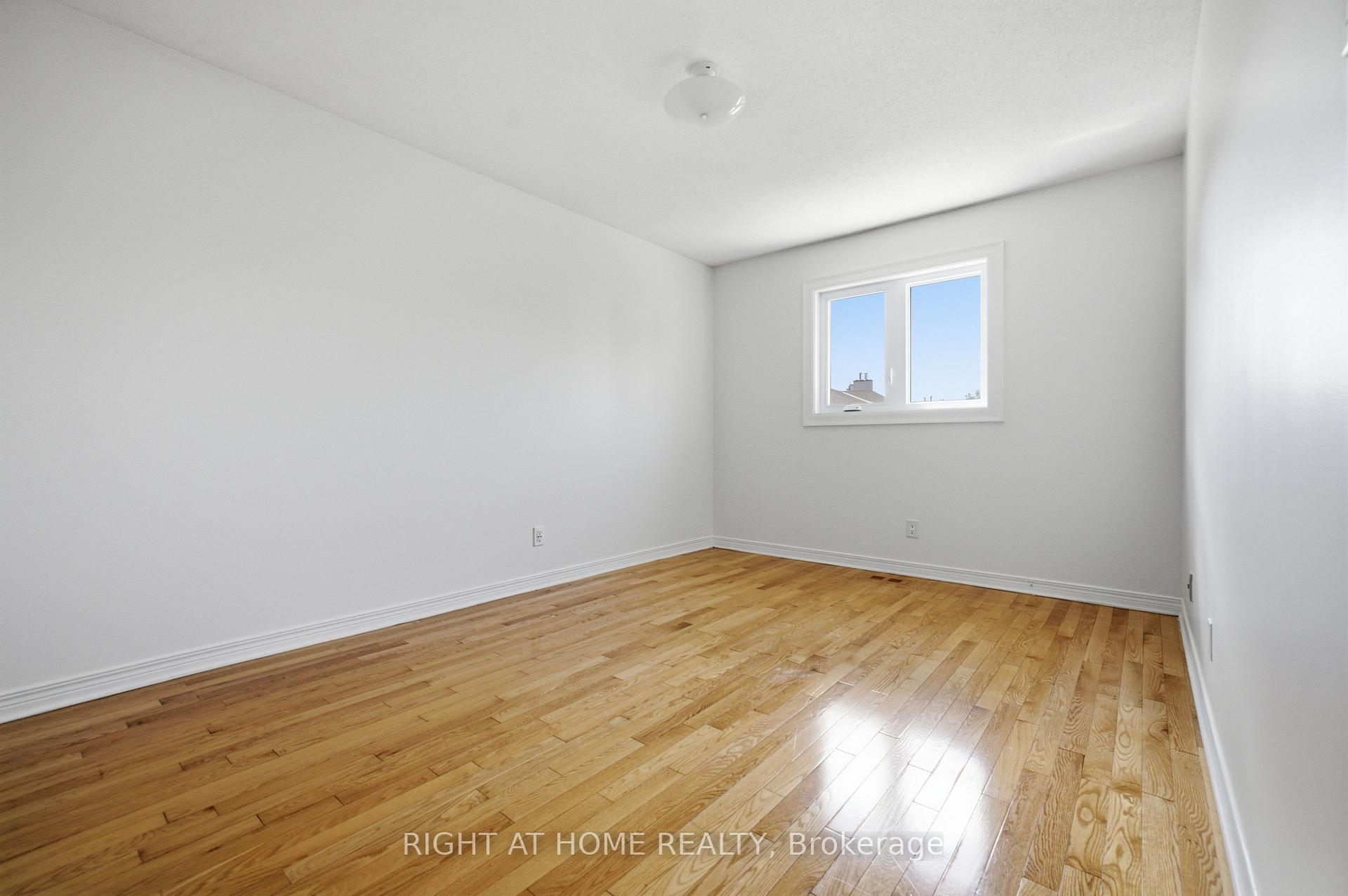 Photo 20 of 34 Cellini Court, Ottawa, Hunt Club Park — HOMEH