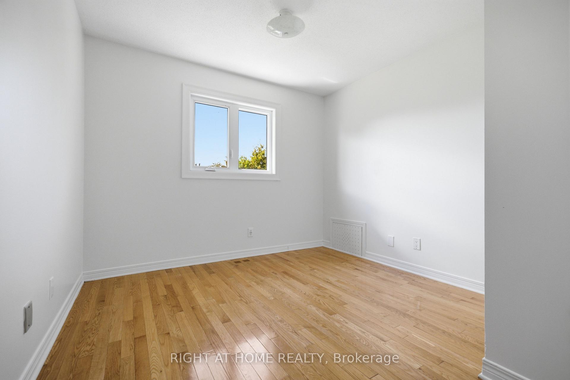 Photo 21 of 34 Cellini Court, Ottawa, Hunt Club Park — HOMEH