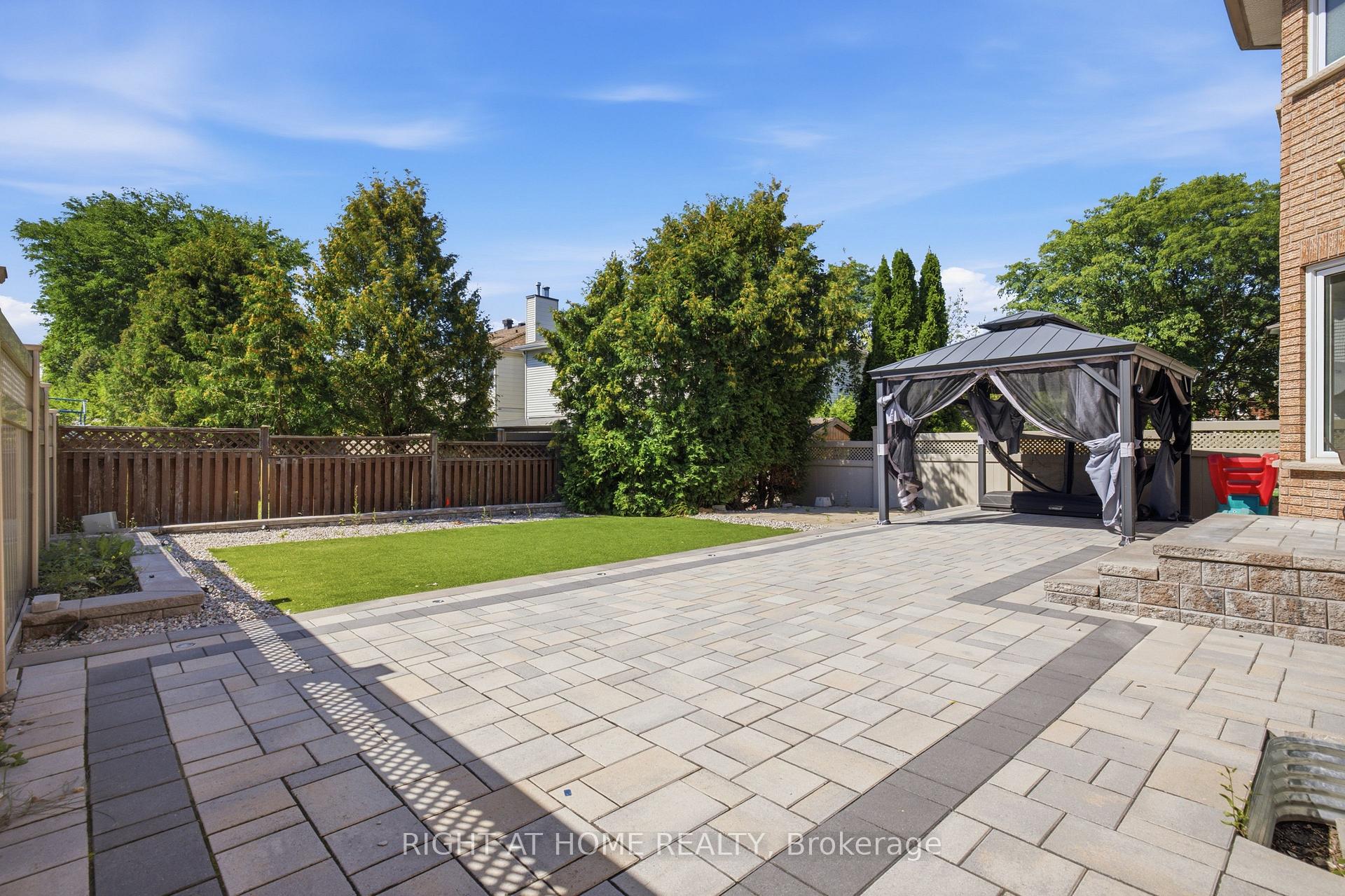 Photo 24 of 34 Cellini Court, Ottawa, Hunt Club Park — HOMEH