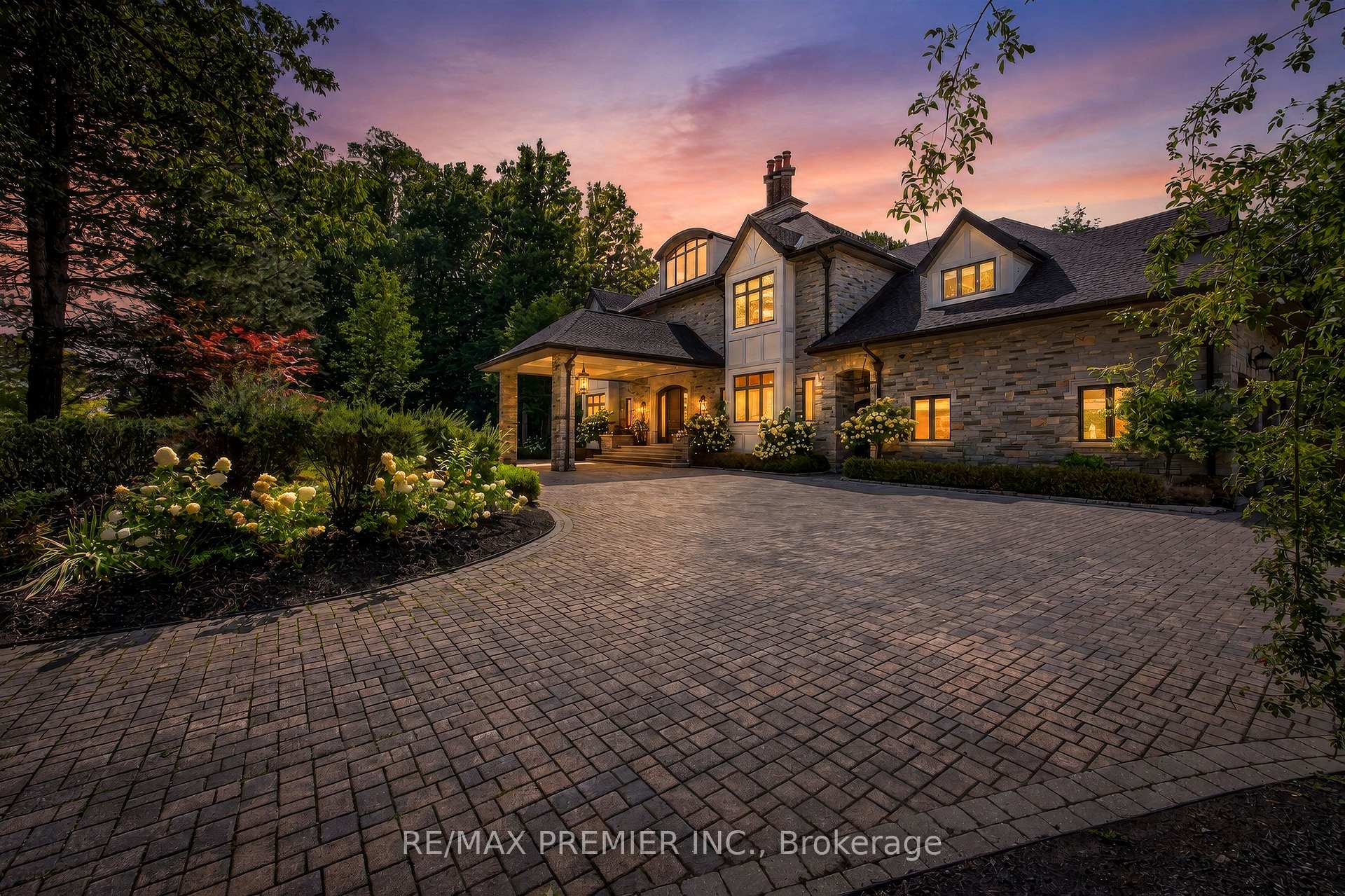 Photo 1 of 40 Golf Avenue, Vaughan, East Woodbridge — HOMEH