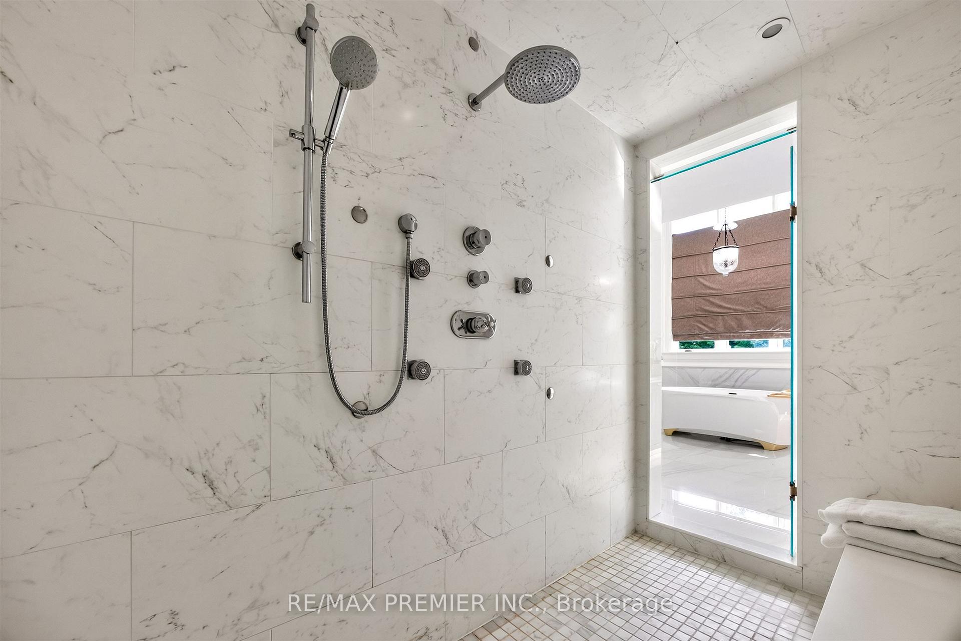 Photo 24 of 40 Golf Avenue, Vaughan, East Woodbridge — HOMEH