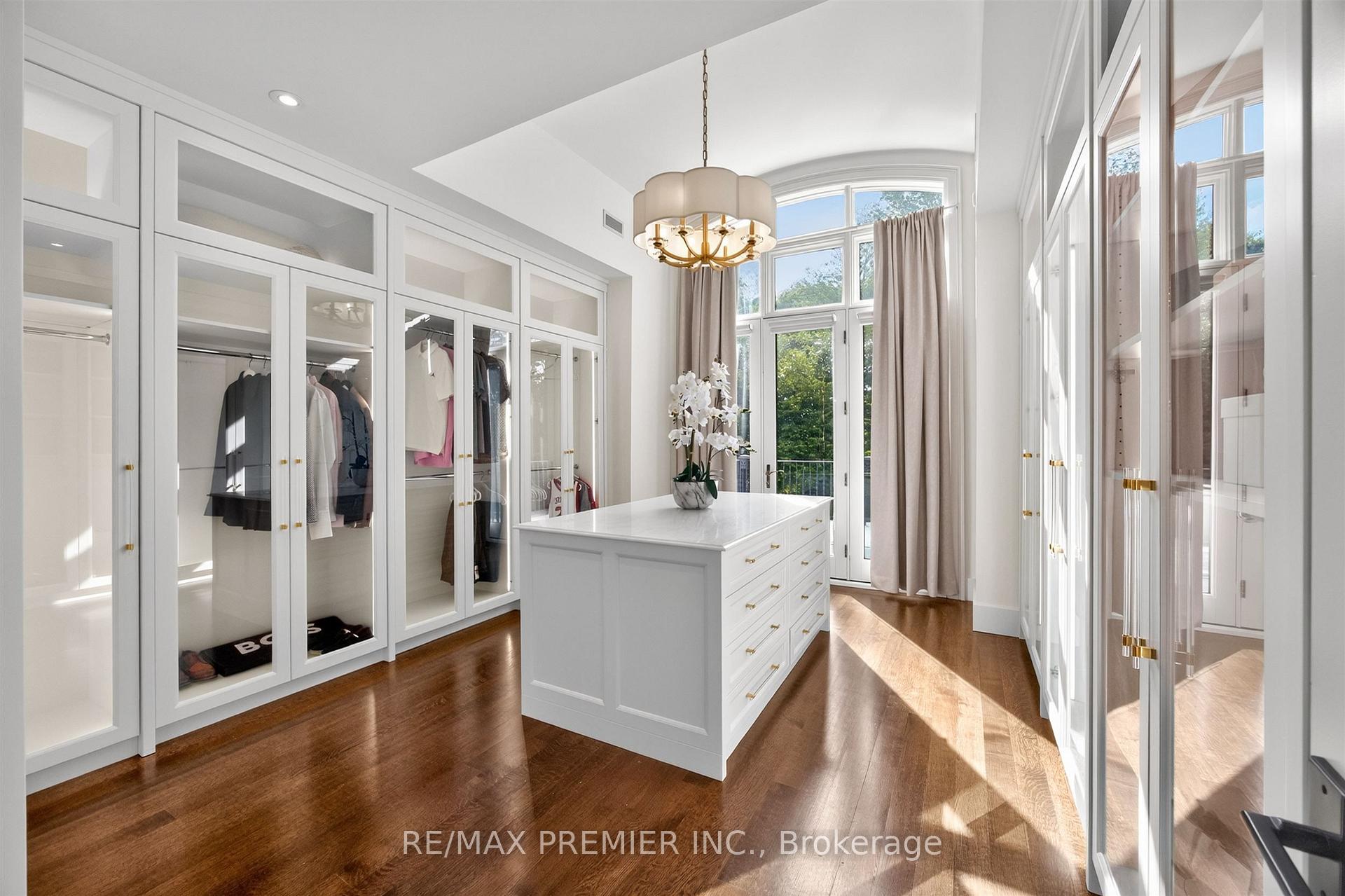 Photo 25 of 40 Golf Avenue, Vaughan, East Woodbridge — HOMEH